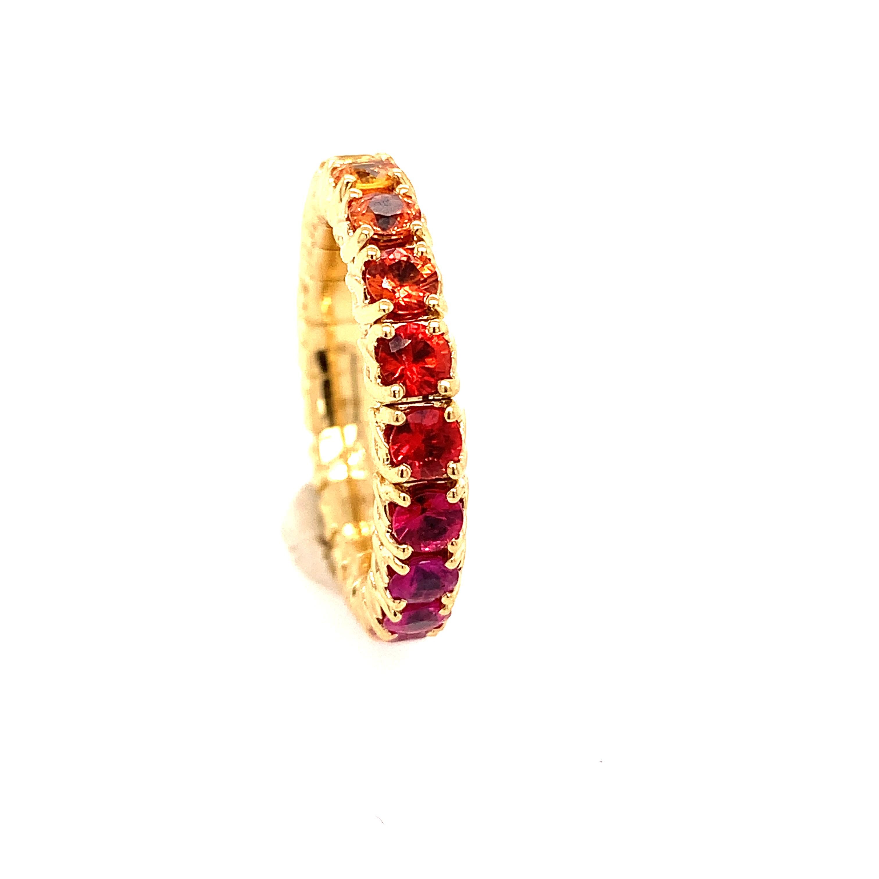 18KT Yellow Gold  RING RAINBOW SAPPHIRES 
A no brain ring, happy, fancy, a confortable ring that stretch from size US 6 to US 8 = from size 52 to 56 EU
18kt GOLD  : 5,11
MULTICOLOR SAPPHIRES ct  : 2,83