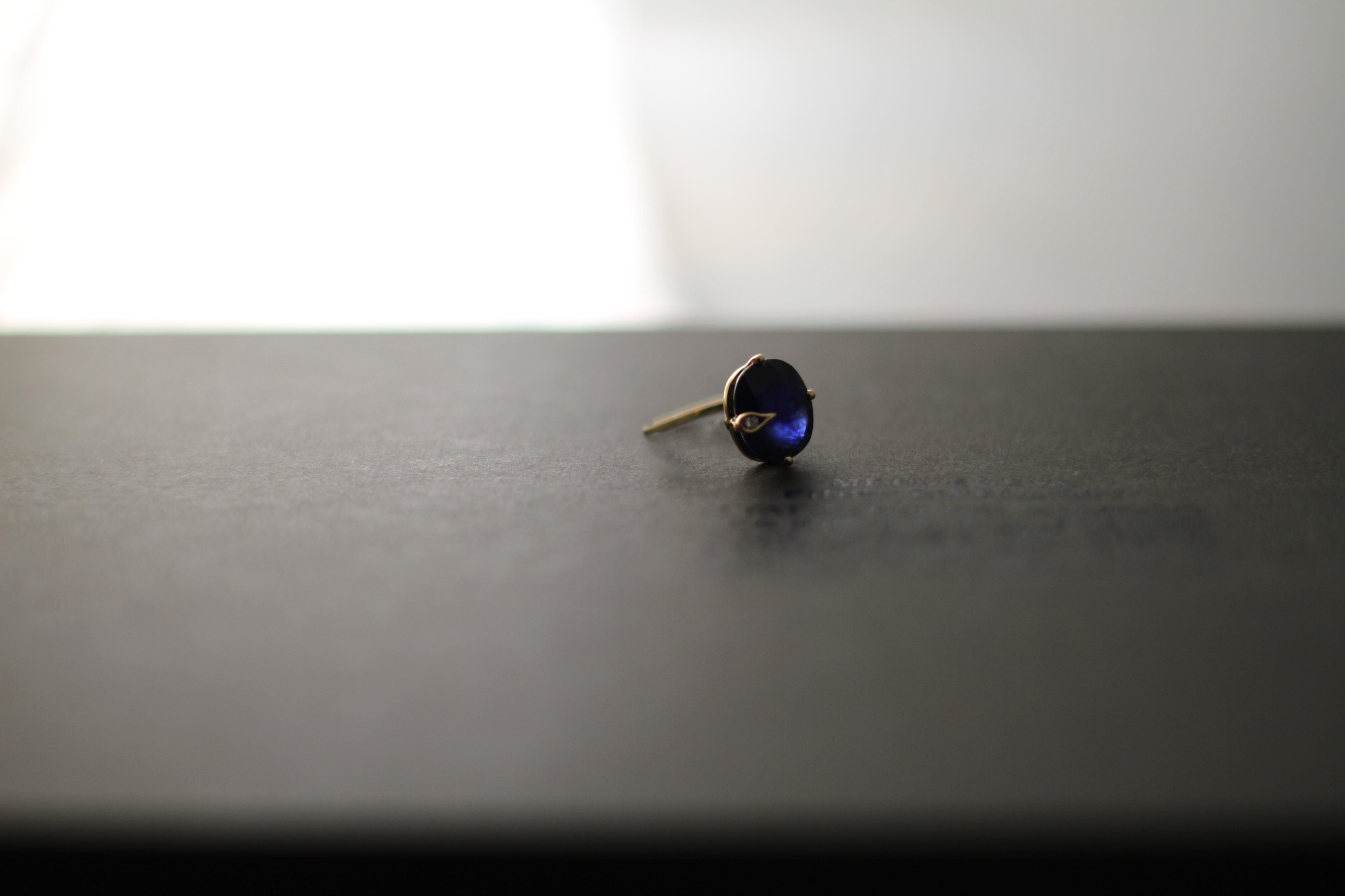 Yellow Gold Sapphires Contemporary Dimensional Earrings with Diamonds For Sale 3