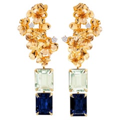 18 Karat Yellow Gold Stud Earrings with Diamonds and Sapphires