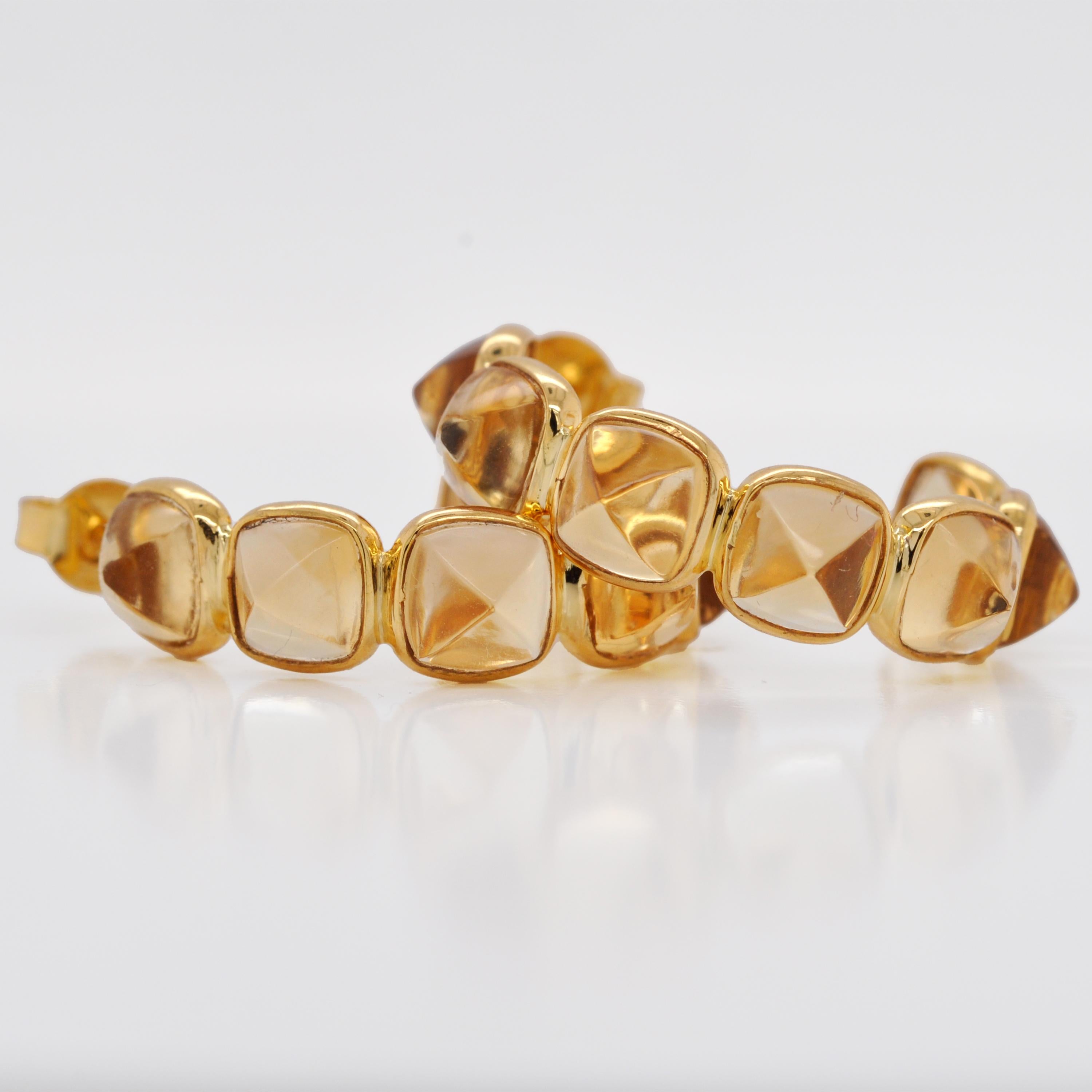 Créoles en or jaune 18 carats avec citrine taille pain de sucre sertie sur le chaton Pour femmes en vente