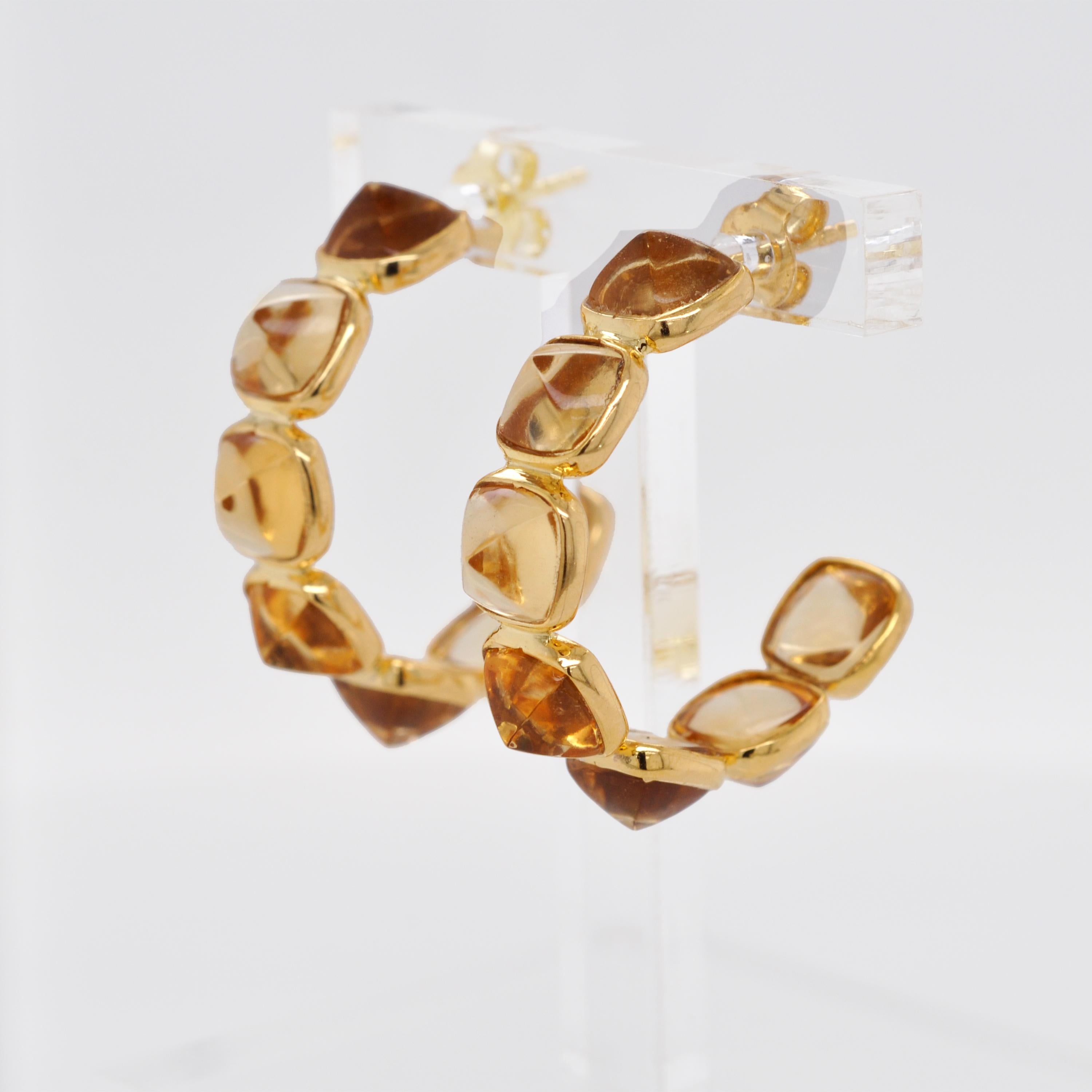 Créoles en or jaune 18 carats avec citrine taille pain de sucre sertie sur le chaton en vente 3