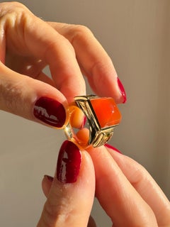 18 Karat Yellow Gold Sugarloaf Cabochon Carnelian Peridots Cocktail Ring