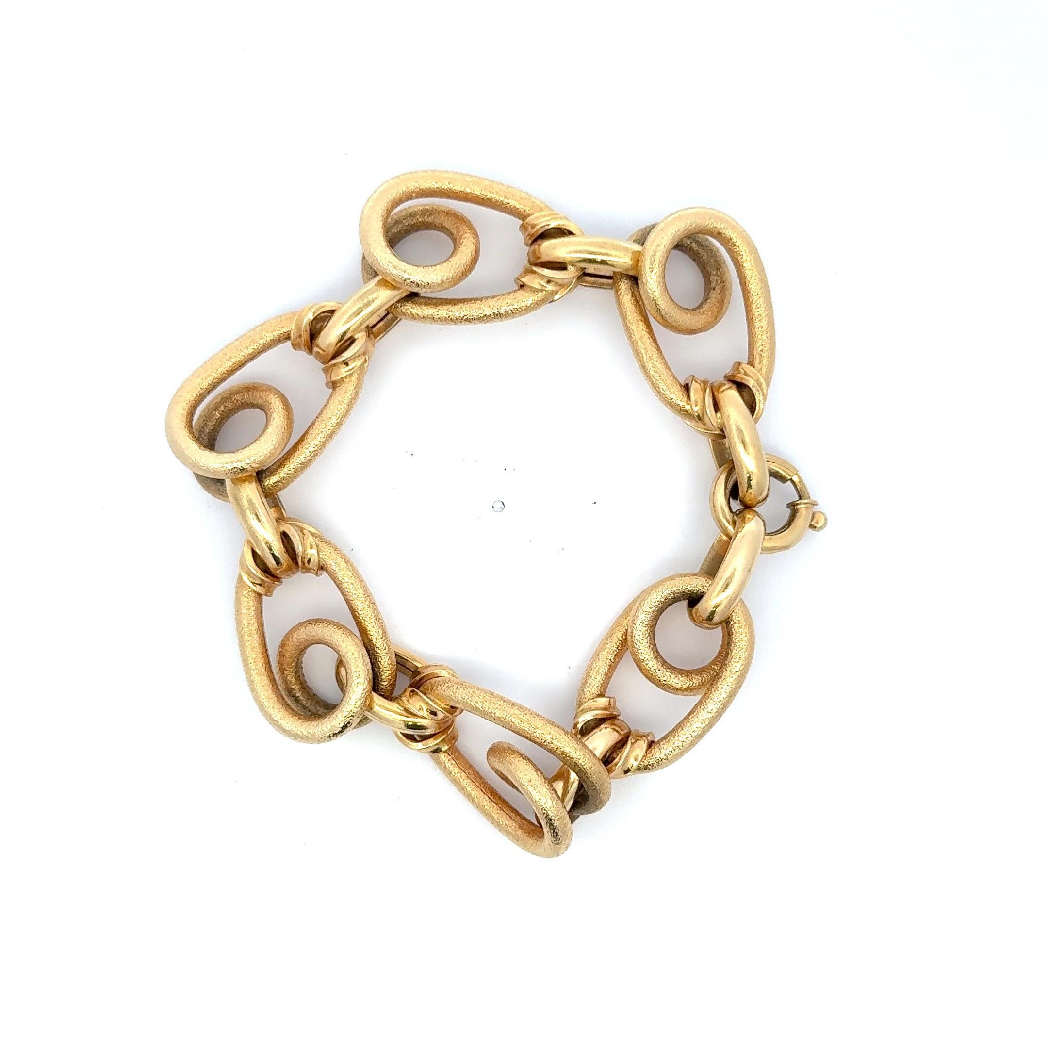 Pulsera de eslabones de oro amarillo de 18 quilates cepillada y pulida a alto brillo 36,2 gramos en venta 1