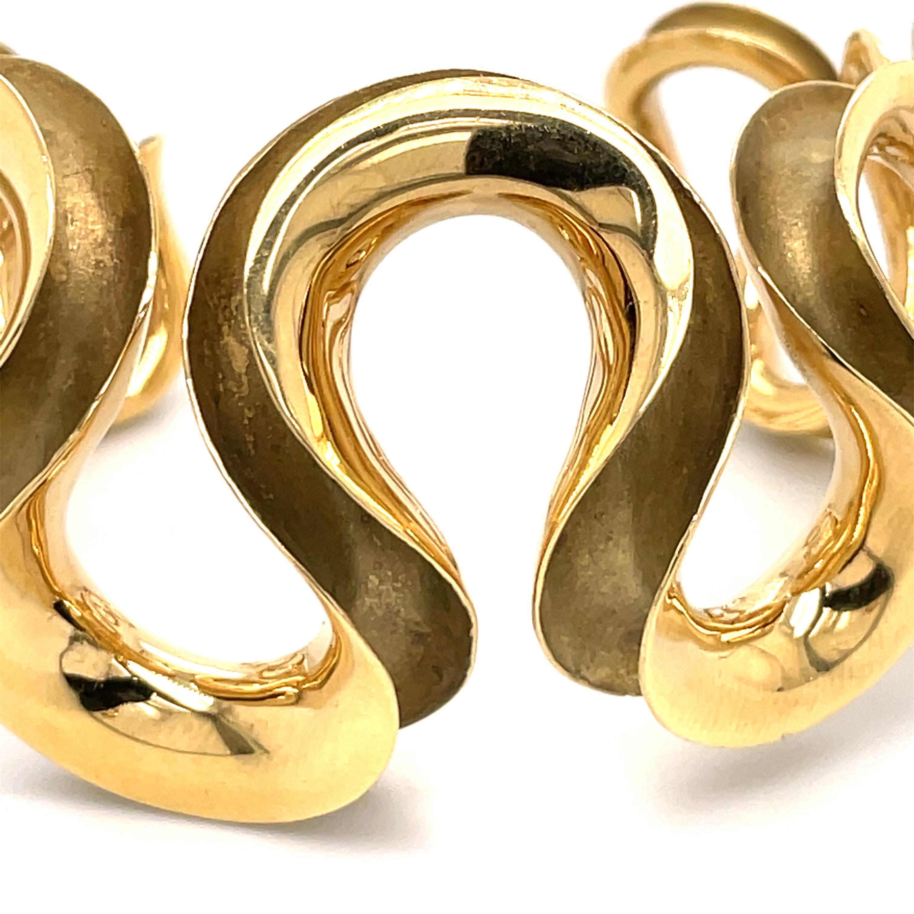 Bracelet manchette tourbillon en or jaune 18 carats, 47,6 grammes Pour femmes en vente