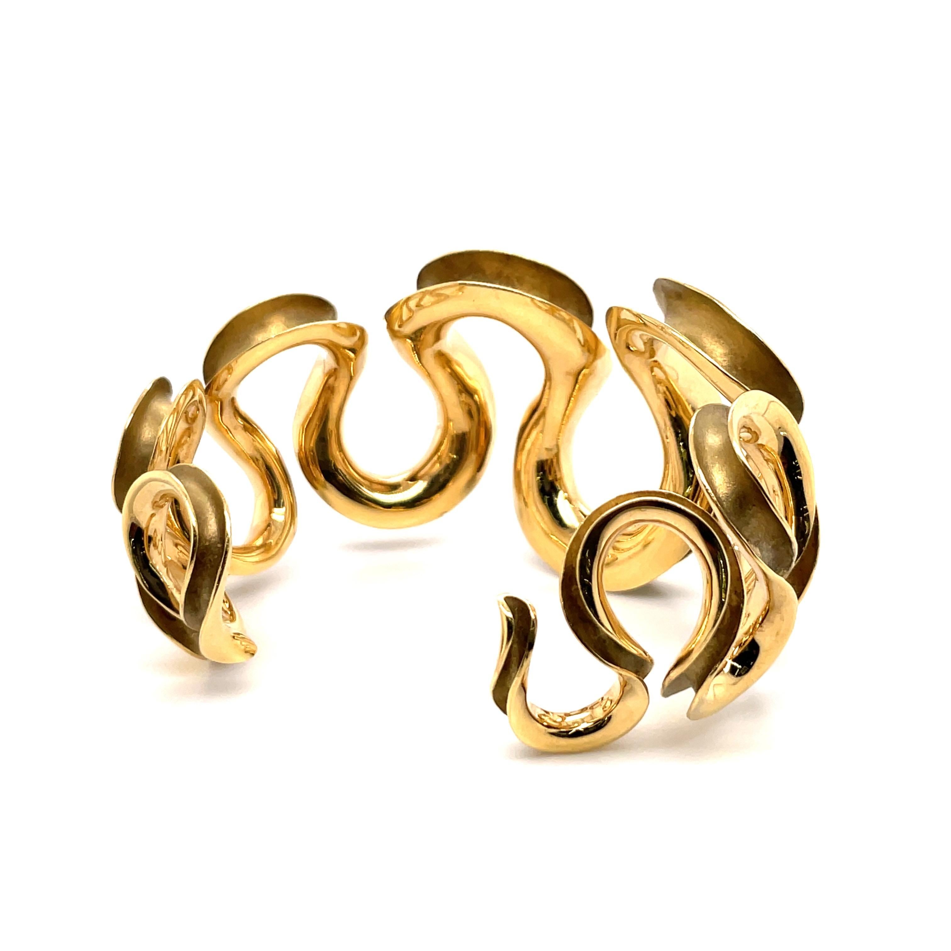 18 Karat Yellow Gold Swirl Cuff Bangle 47.6 Grams For Sale 2