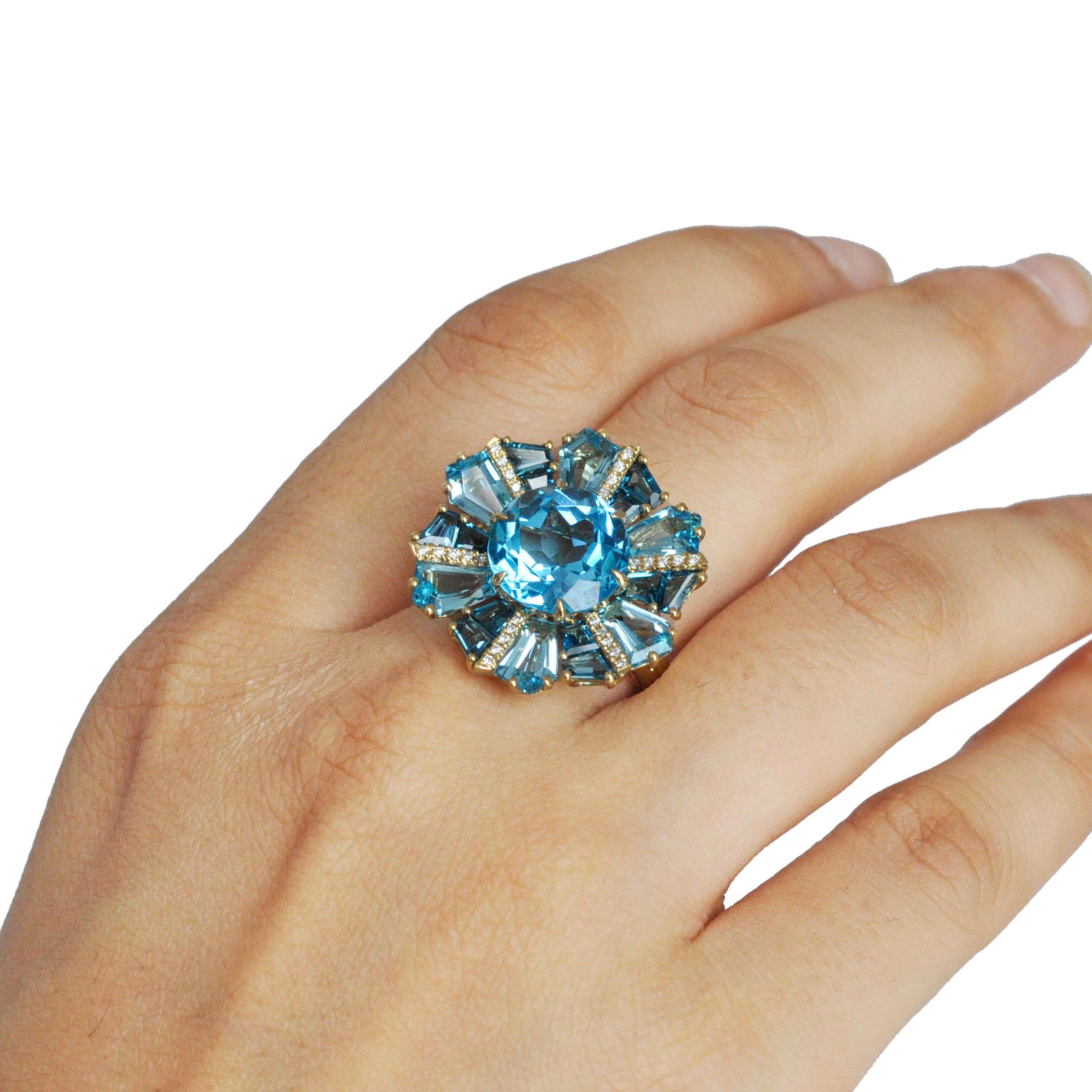 Oro giallo 18 carati Topazio Blu Svizzero London Topazio Blu Diamante Anello Cocktail In condizioni Nuovo a Jaipur, Rajasthan