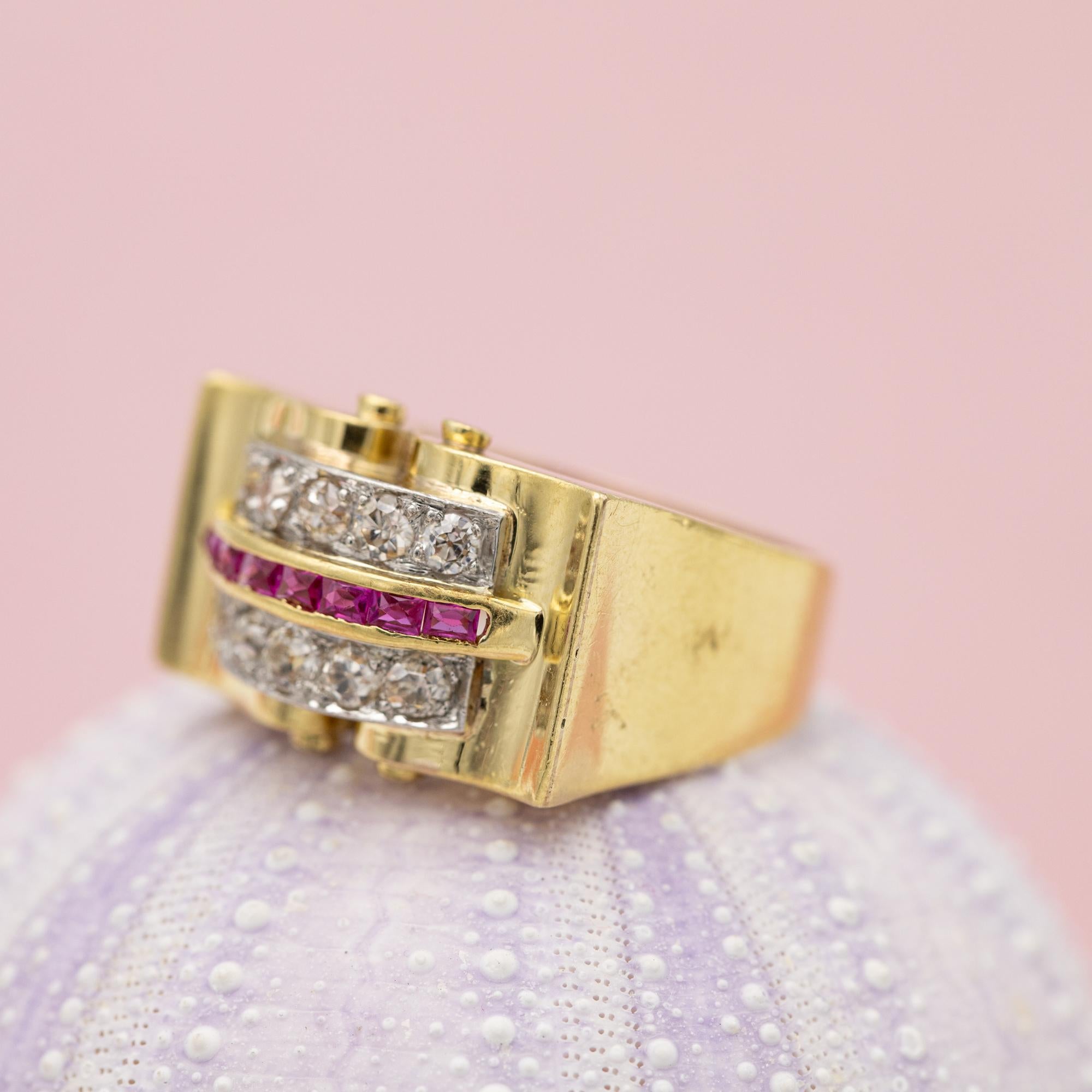18 karat yellow gold tank ring - Ruby & old cut Diamond - Retro Vintage bow ring In Good Condition In Antwerp, BE