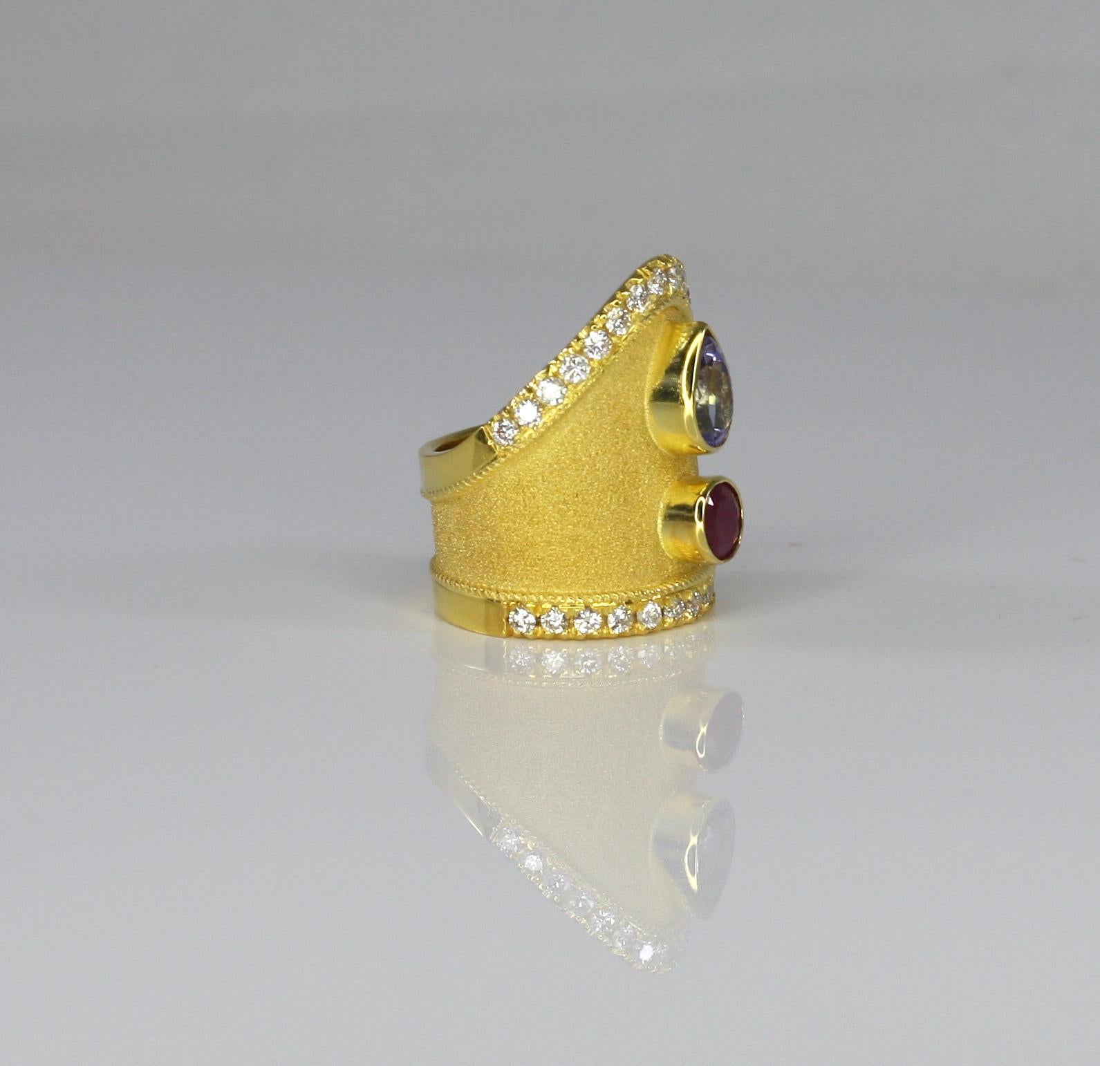 De las mujeres Georgios Collections Anillo bizantino de oro amarillo de 18 quilates con tanzanita, rubí y diamante en venta