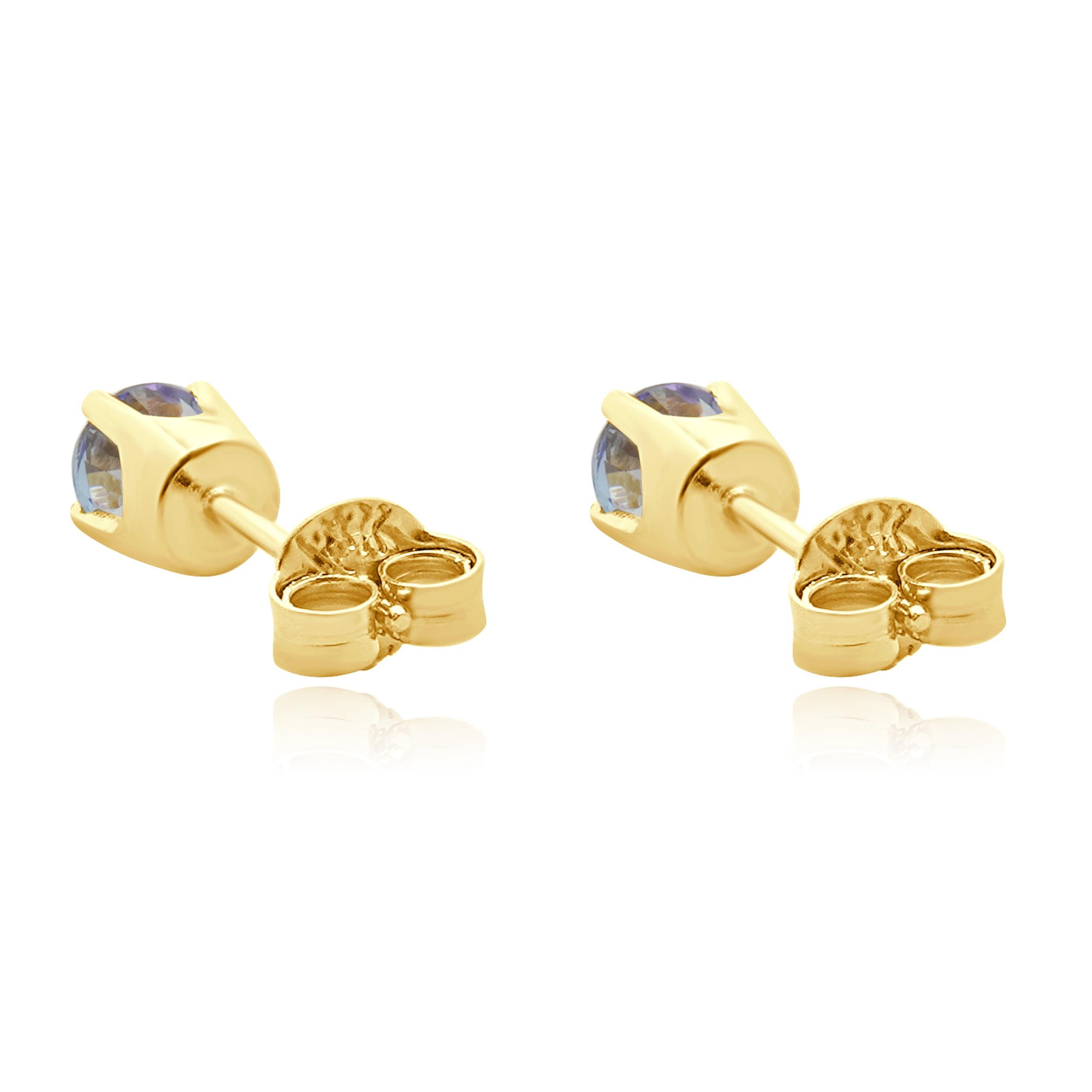 Taglio rotondo Orecchini con borchie di tanzanite in oro giallo 18 carati in vendita