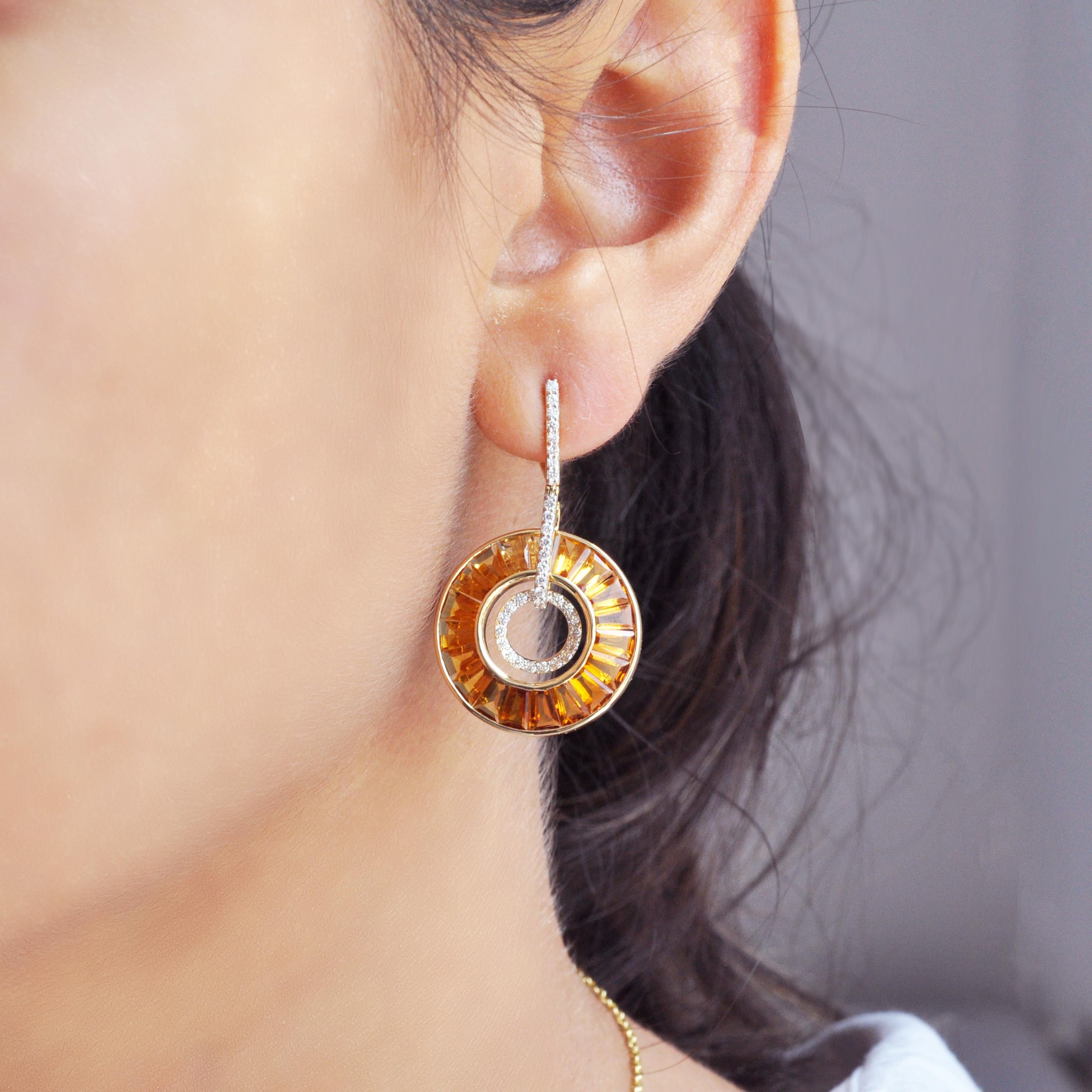Contemporain Pendants d'oreilles en or jaune 14 carats avec citrine baguette et diamants en vente