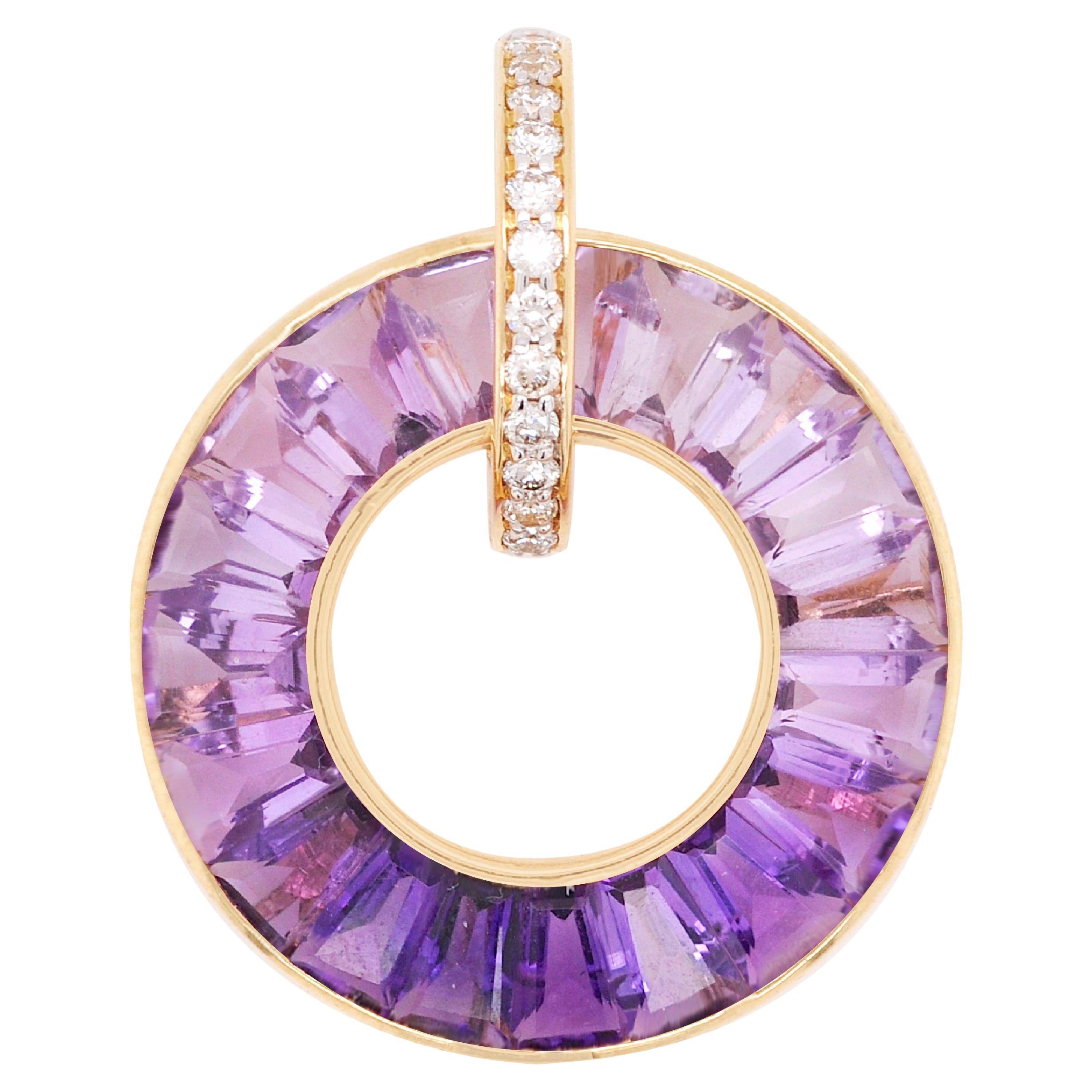 18 Karat Gelbgold Halskette mit Kreis-Anhänger mit spitz zulaufenden Baguettes, Amethyst und Diamanten