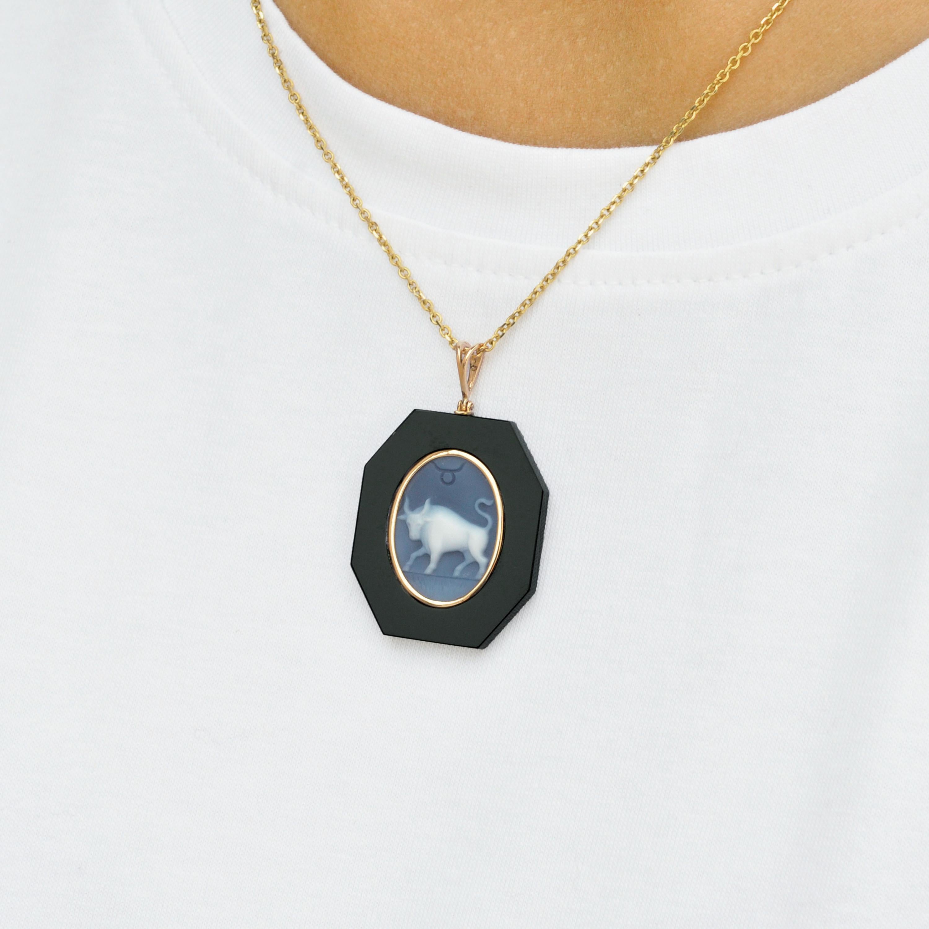 Mixed Cut 18 Karat Yellow Gold Taurus Zodiac Agate Cameo Black Onyx Pendant Necklace For Sale