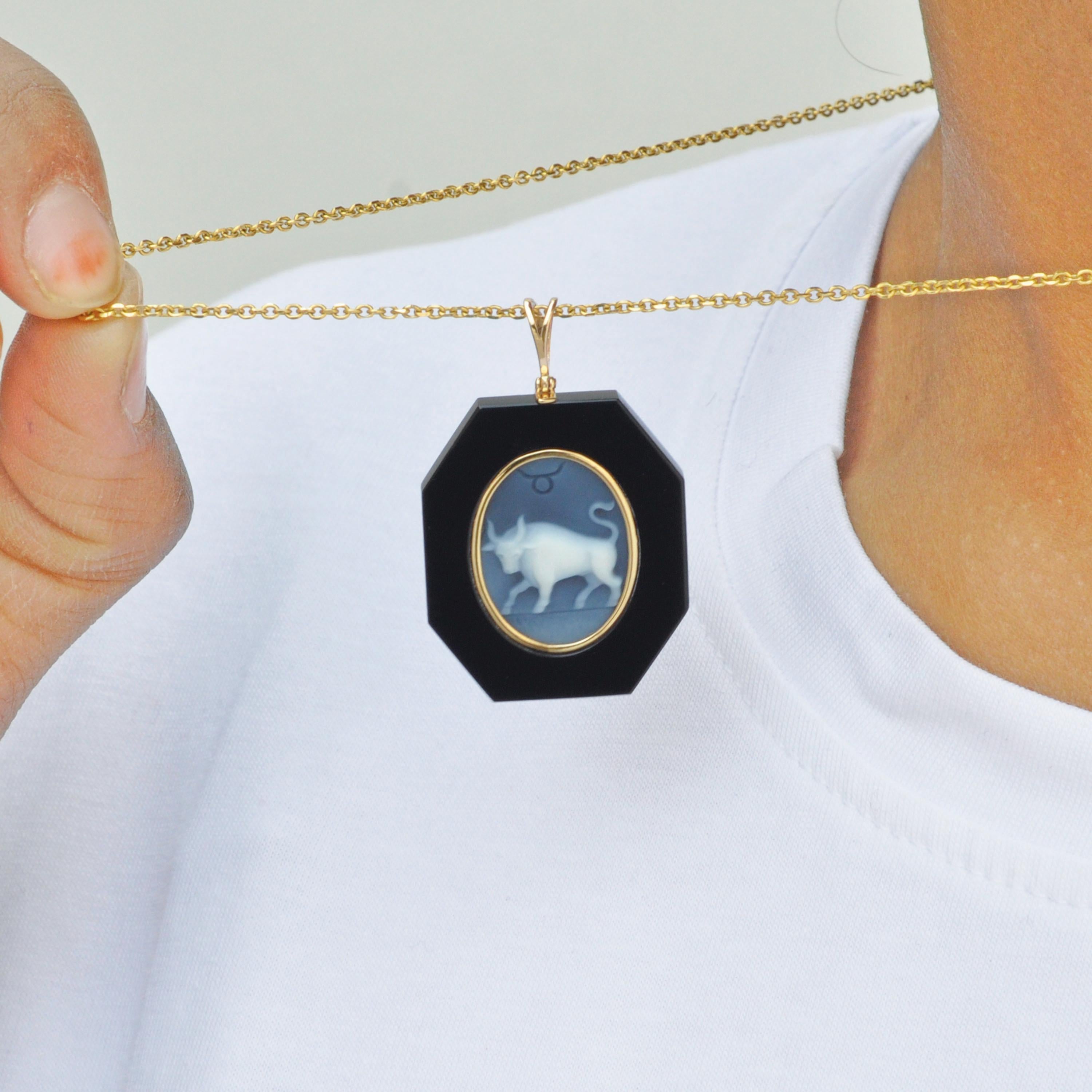 Women's or Men's 18 Karat Yellow Gold Taurus Zodiac Agate Cameo Black Onyx Pendant Necklace For Sale