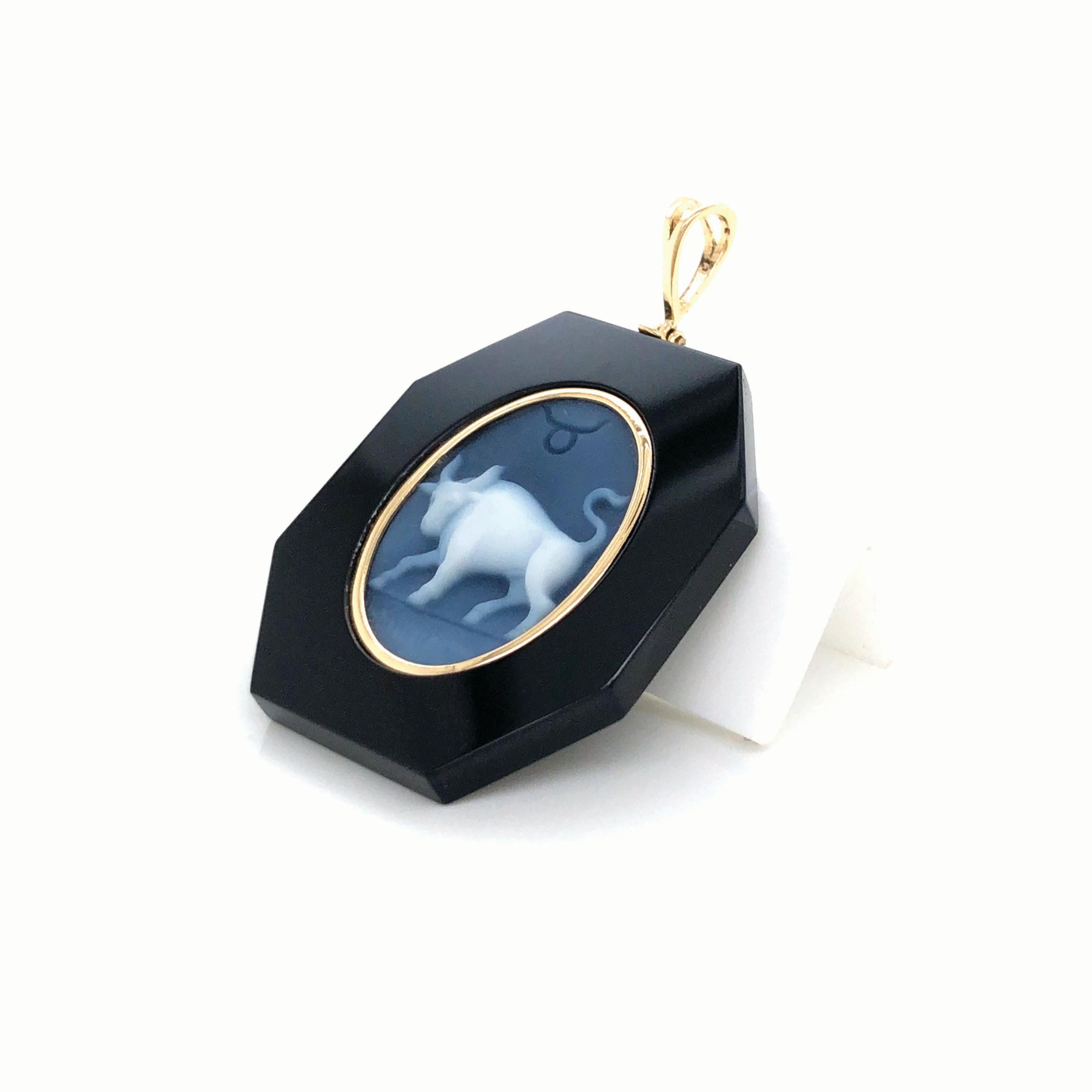 18 Karat Yellow Gold Taurus Zodiac Agate Cameo Black Onyx Pendant Necklace For Sale 2