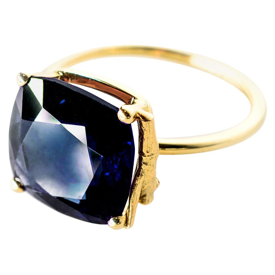 18 Karat Yellow Gold Tea Contemporary Ring with Sapphire, 4.61 Carat