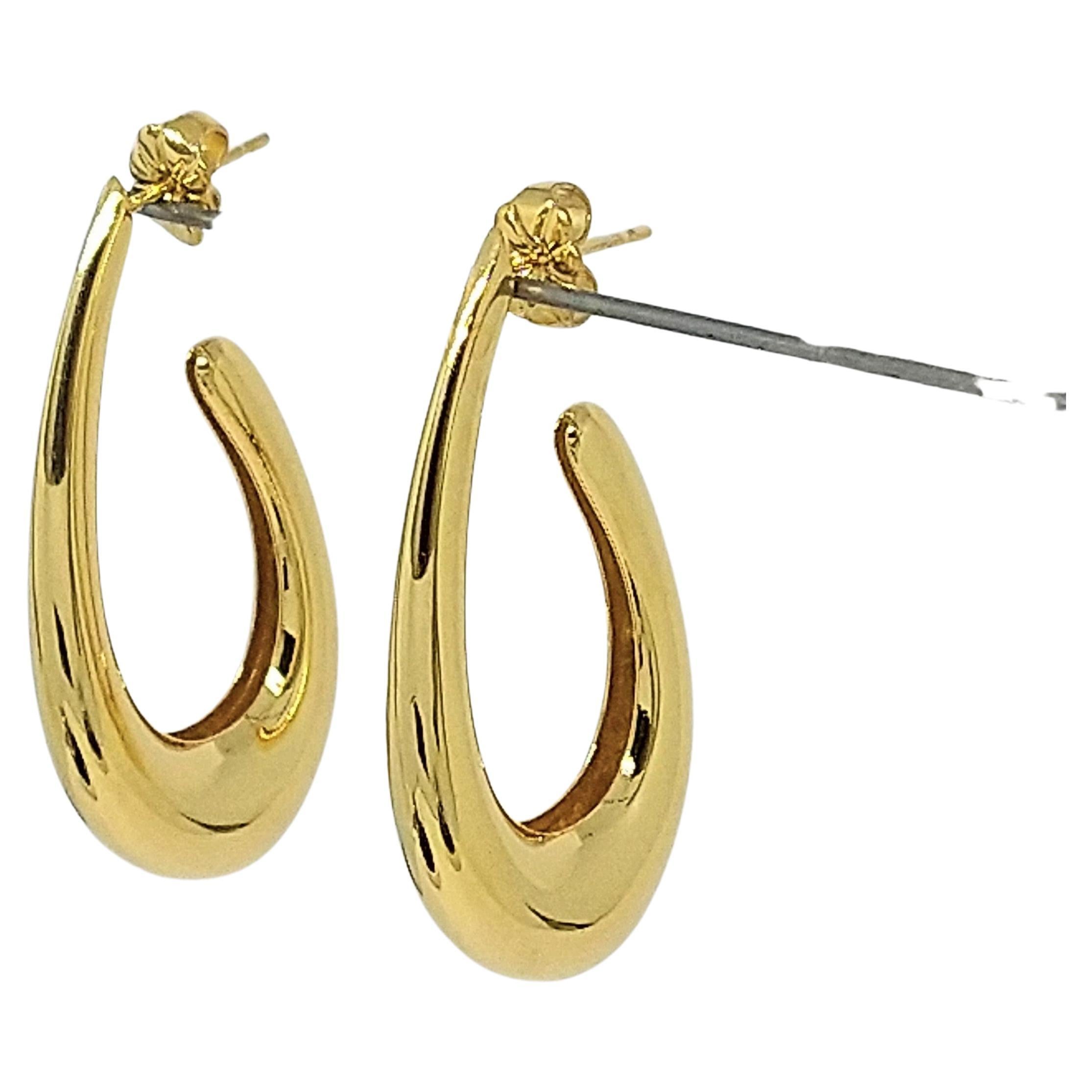 18 Karat Yellow Gold Teardrop Hollow Hoop Earring For Sale