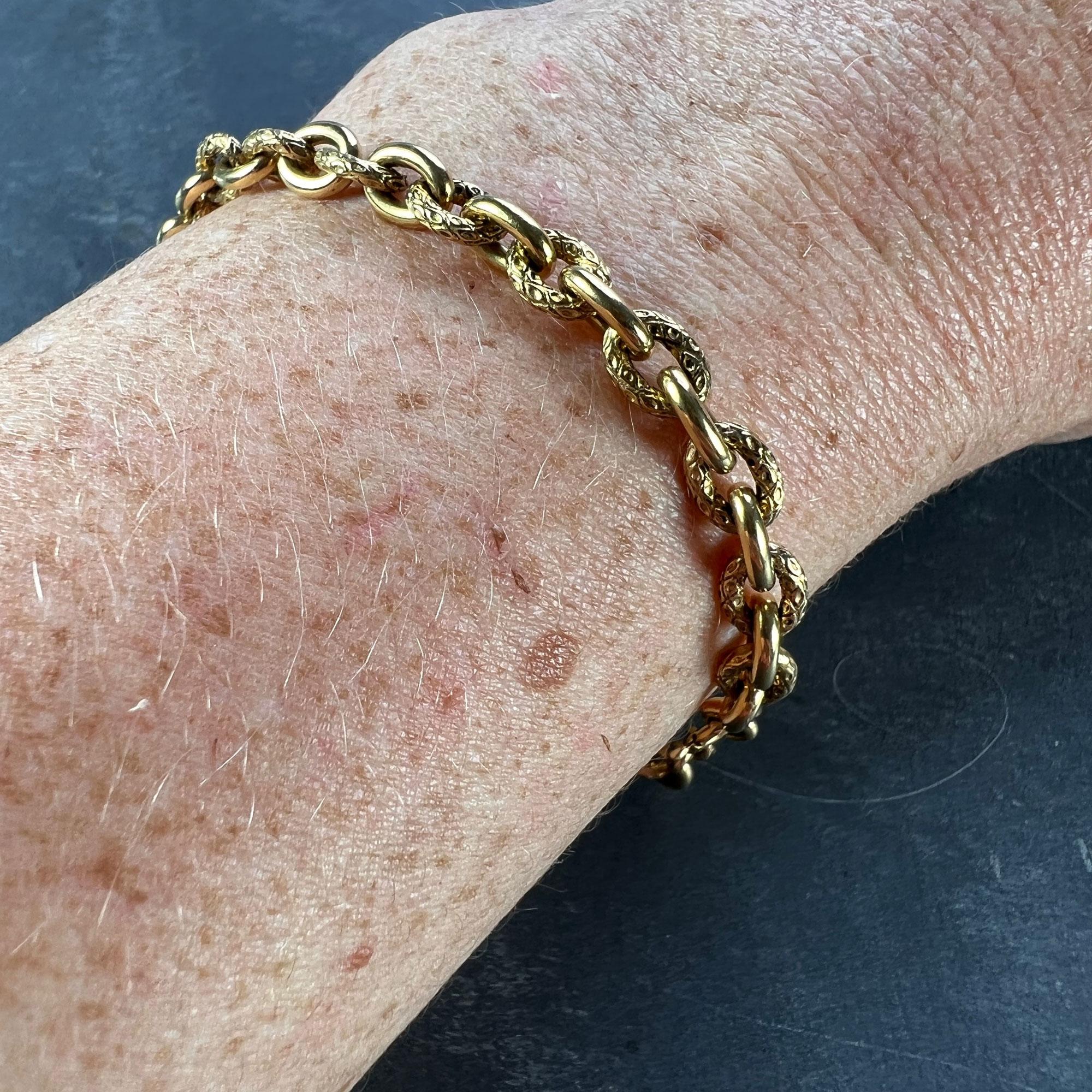 Women's or Men's 18 Karat Yellow Gold Textured Cable Link Bracelet For Sale
