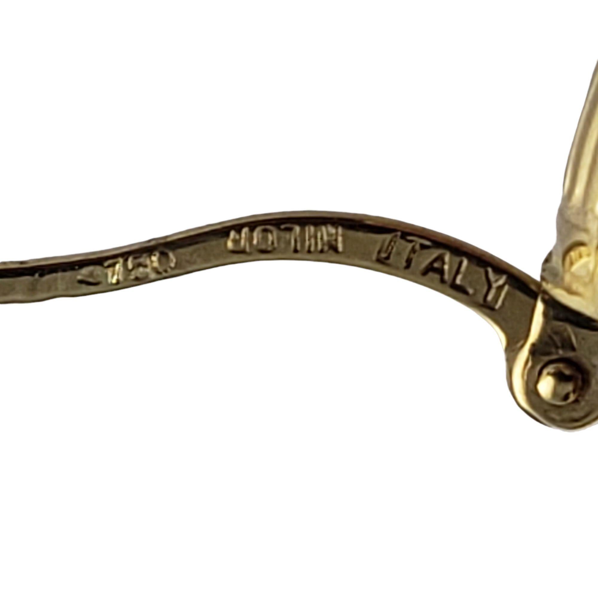 Vintage 18 Karat Gelbgold Hoop Ohrringe-

Diese eleganten Ohrringe sind aus 18-karätigem Gelbgold gefertigt und mit viel Liebe zum Detail gearbeitet.

Größe: 22 mm x 10 mm

Gewicht: 2,8 dwt. / 4,4 gr.

Gestempelt: 750 MILOR Italien

Sehr guter