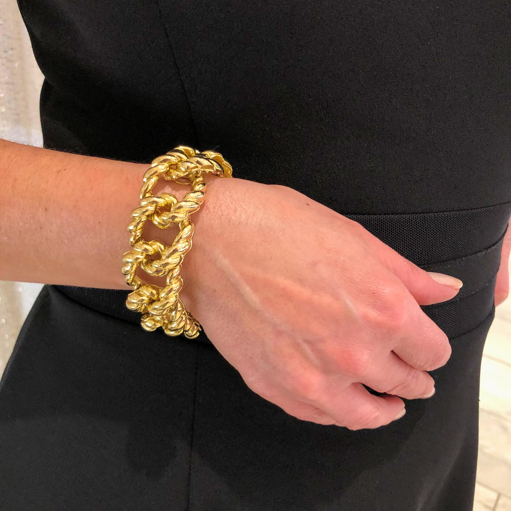 Women's 18 Karat Yellow Gold Textured Curb Link Bracelet