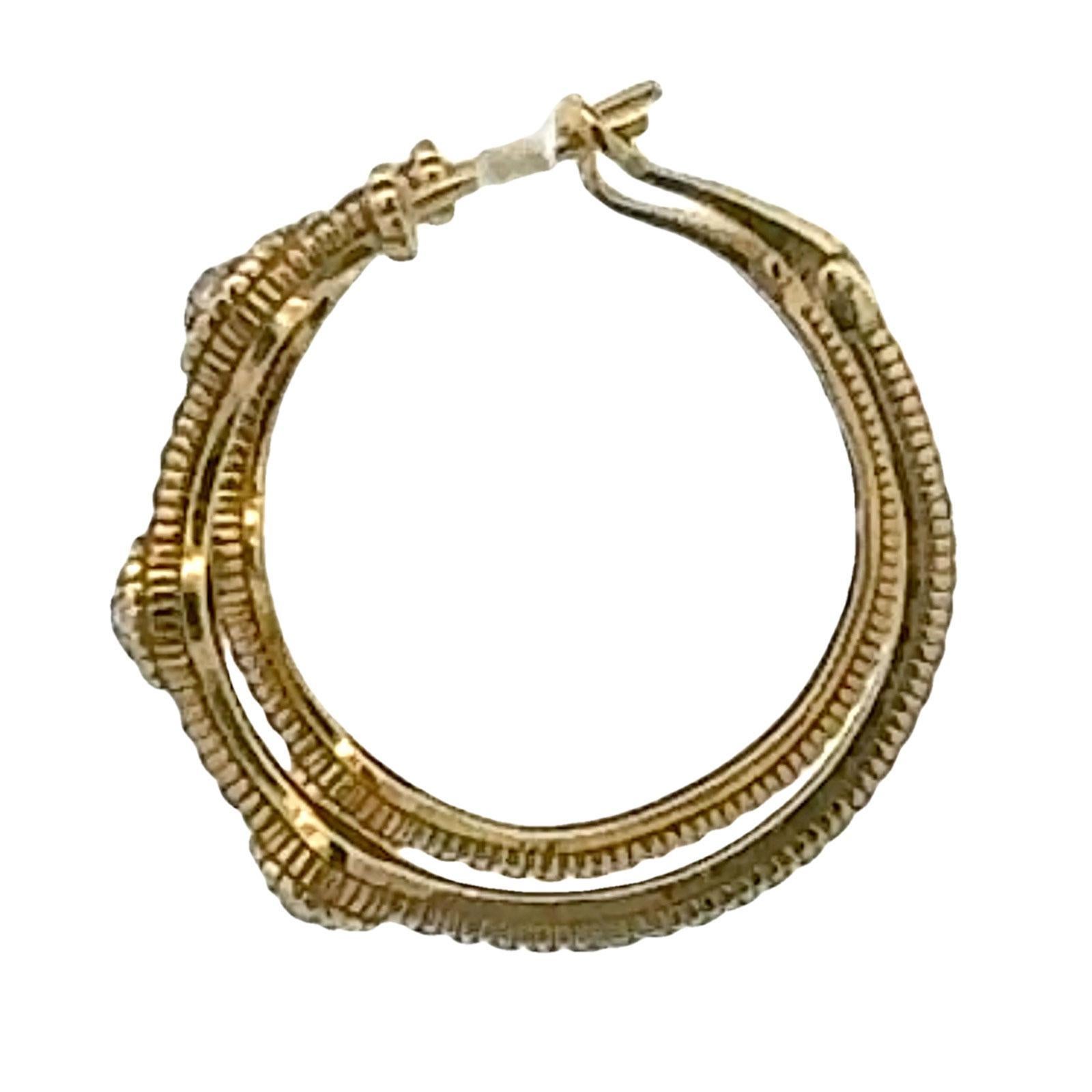 Moderne Créoles station créoles en or jaune 18 carats texturé et diamants en vente