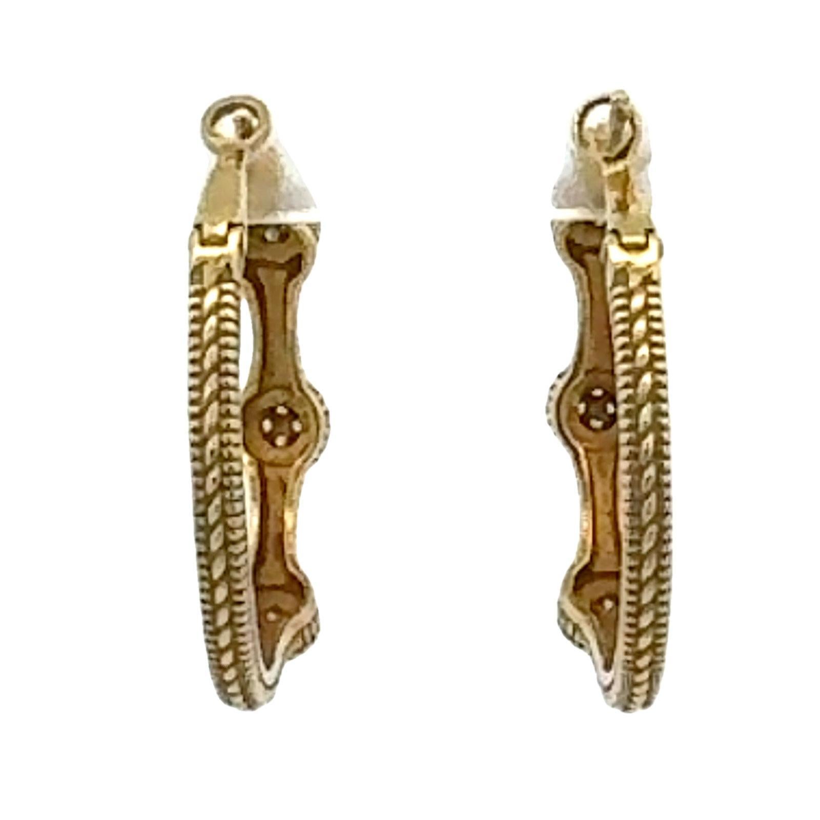 Taille brillant Créoles station créoles en or jaune 18 carats texturé et diamants en vente