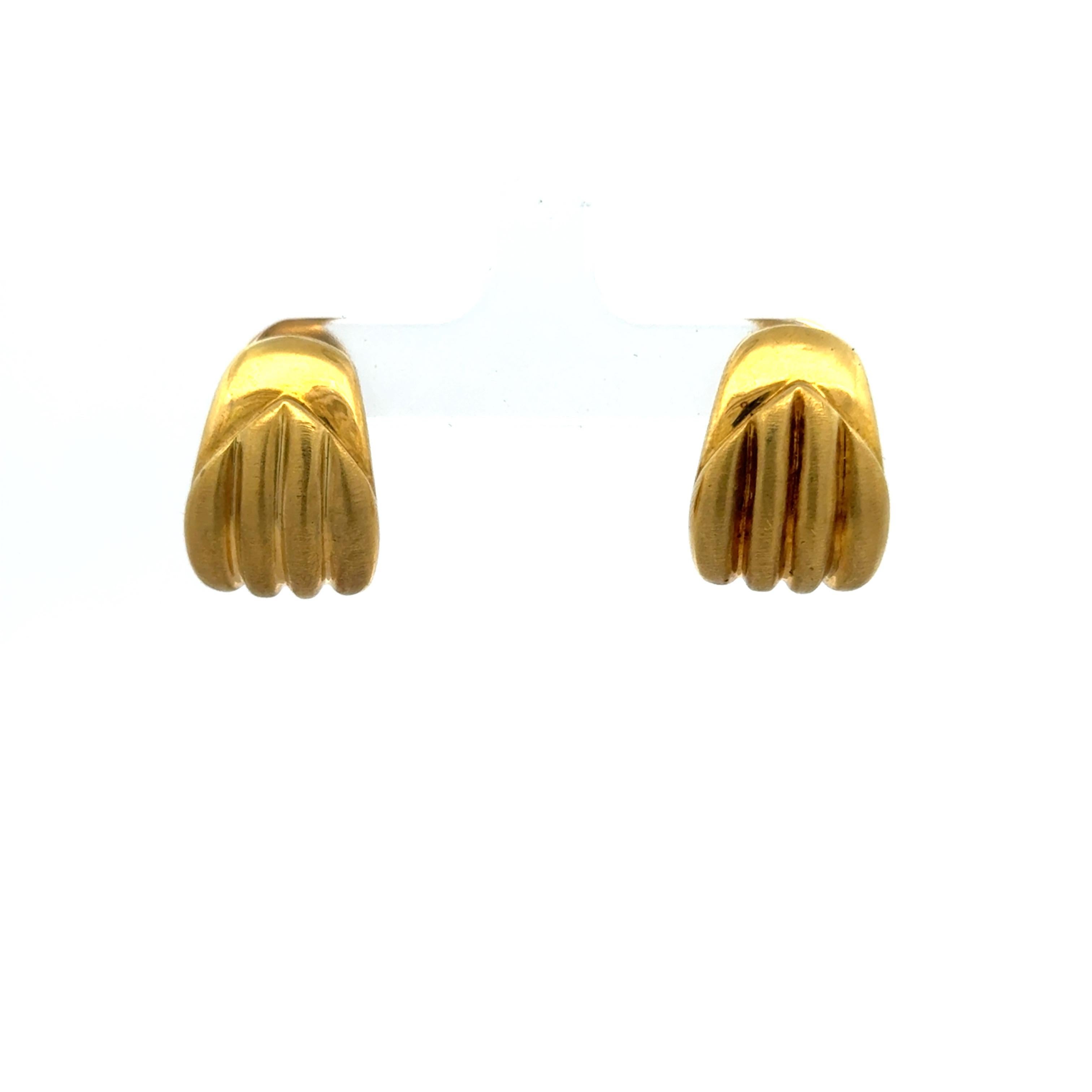 18 Karat Yellow Gold Textured Groove Hoop Drop Earrings 13.7 Grams 0.75 Inches In Excellent Condition For Sale In New York, NY