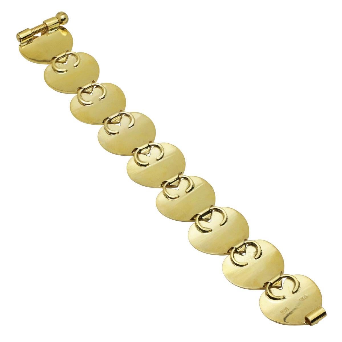 Women's 18 Karat Yellow Gold Textured Heart Bracelet For Sale