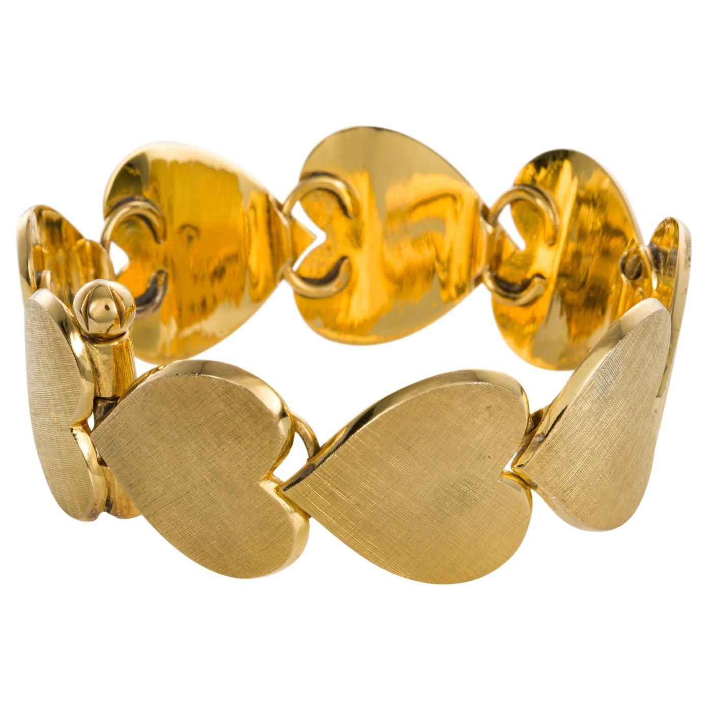 18 Karat Yellow Gold Textured Heart Bracelet For Sale