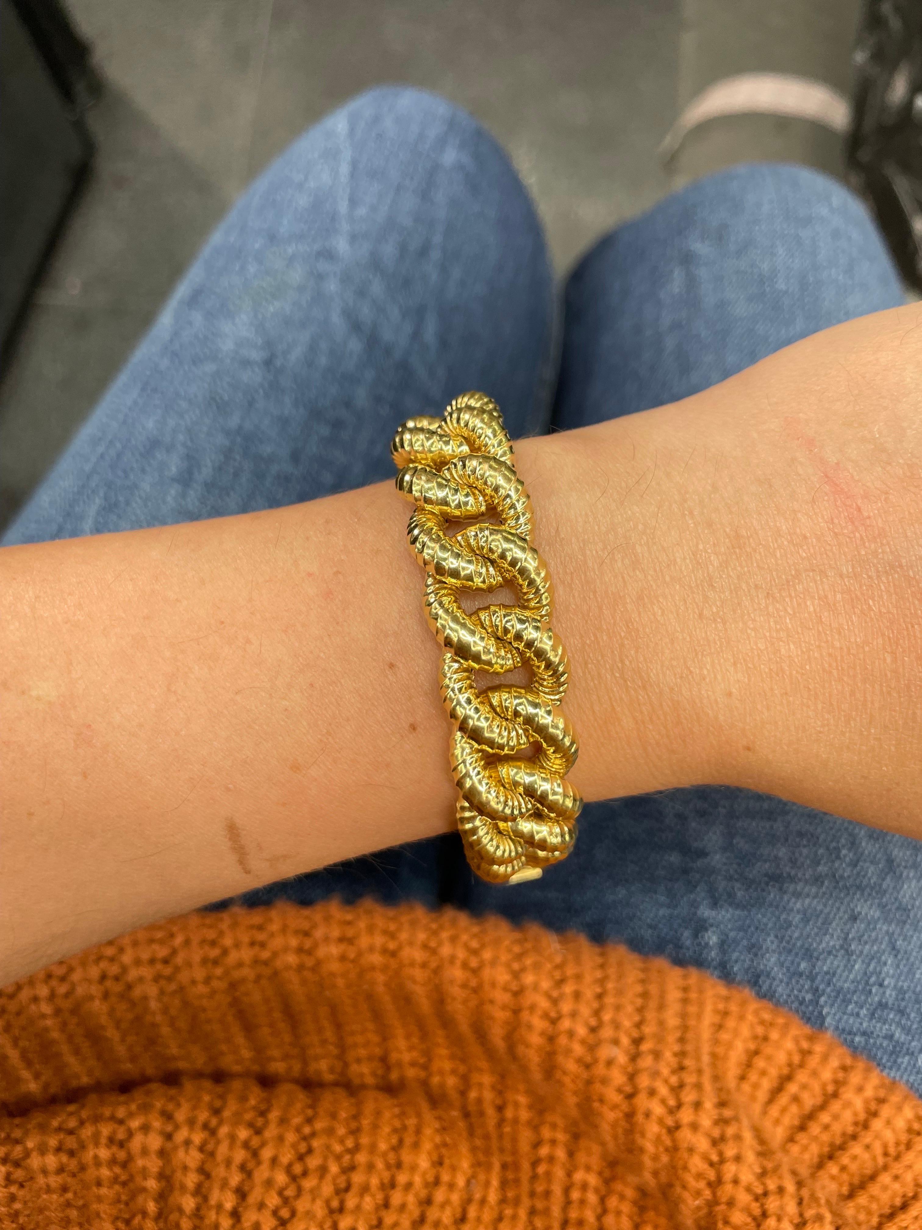 Contemporary 18 Karat Yellow Gold Textured Link Bracelet 34.9 Grams For Sale