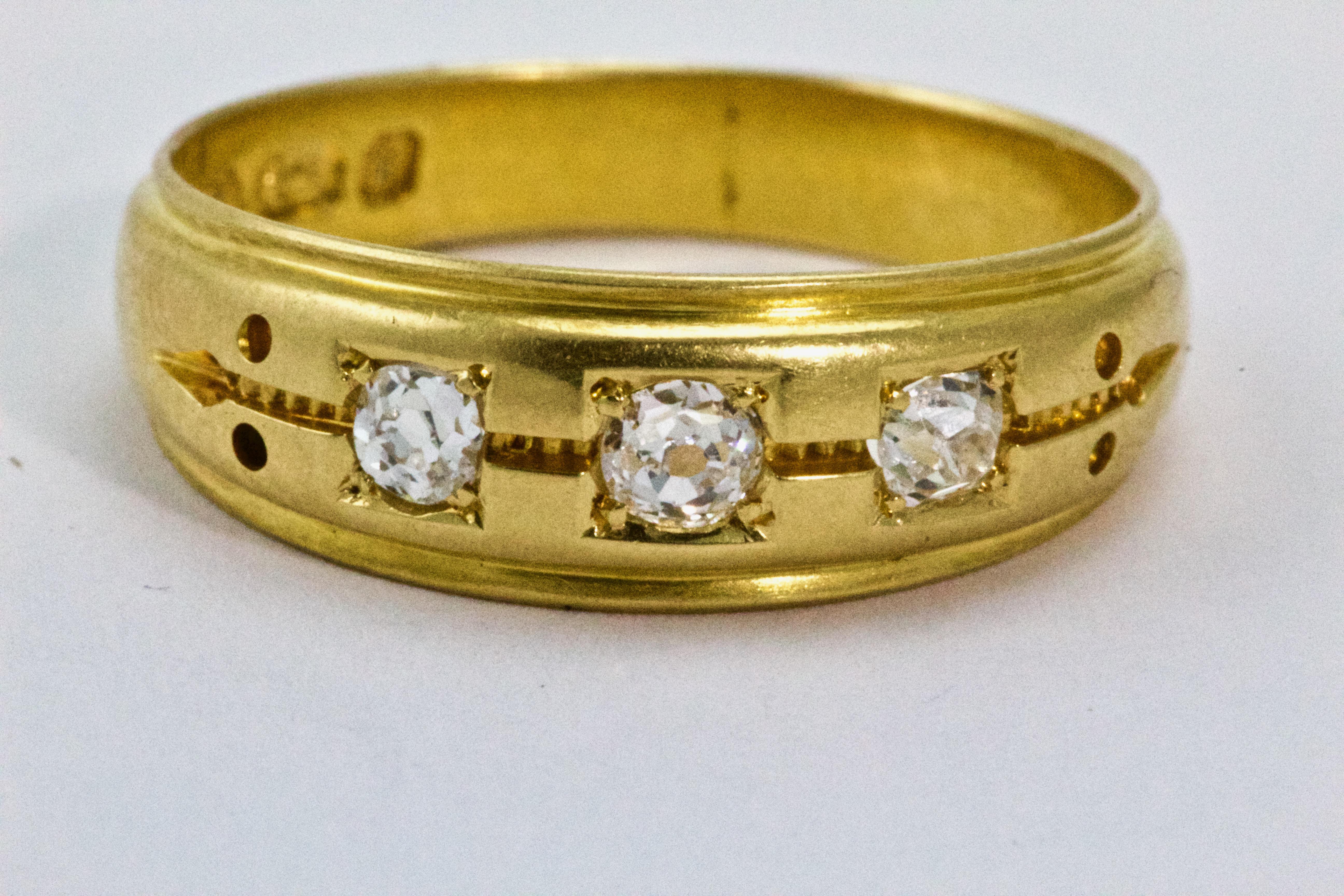 18 Karat Yellow Gold Three Stone Diamond Gypsy Ring, circa 1880 3