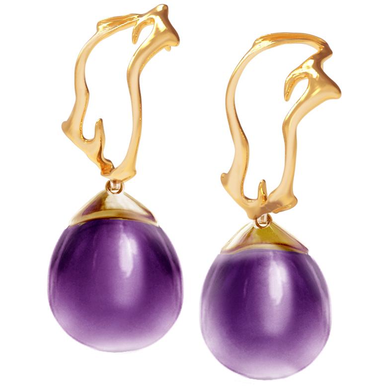 These contemporary stud earrings are made of 18 karat yellow gold with detachable grown amethysts drops. The highest quality gold has liquid sparkling surface as the perfect jewellery highlight. The work is made by the fine jewellery standards of