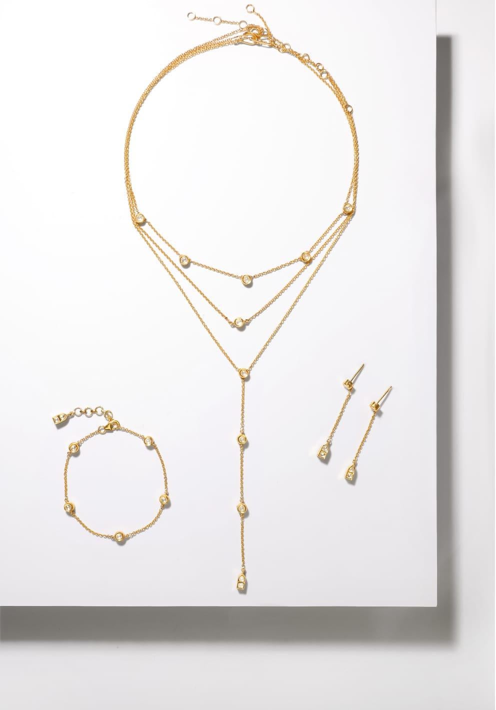18 Karat Yellow Gold Tie Drop Necklace with Uncut Diamonds For Sale 4