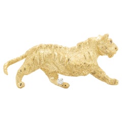 18 Karat Yellow Gold Tiger Pin with Diamonds