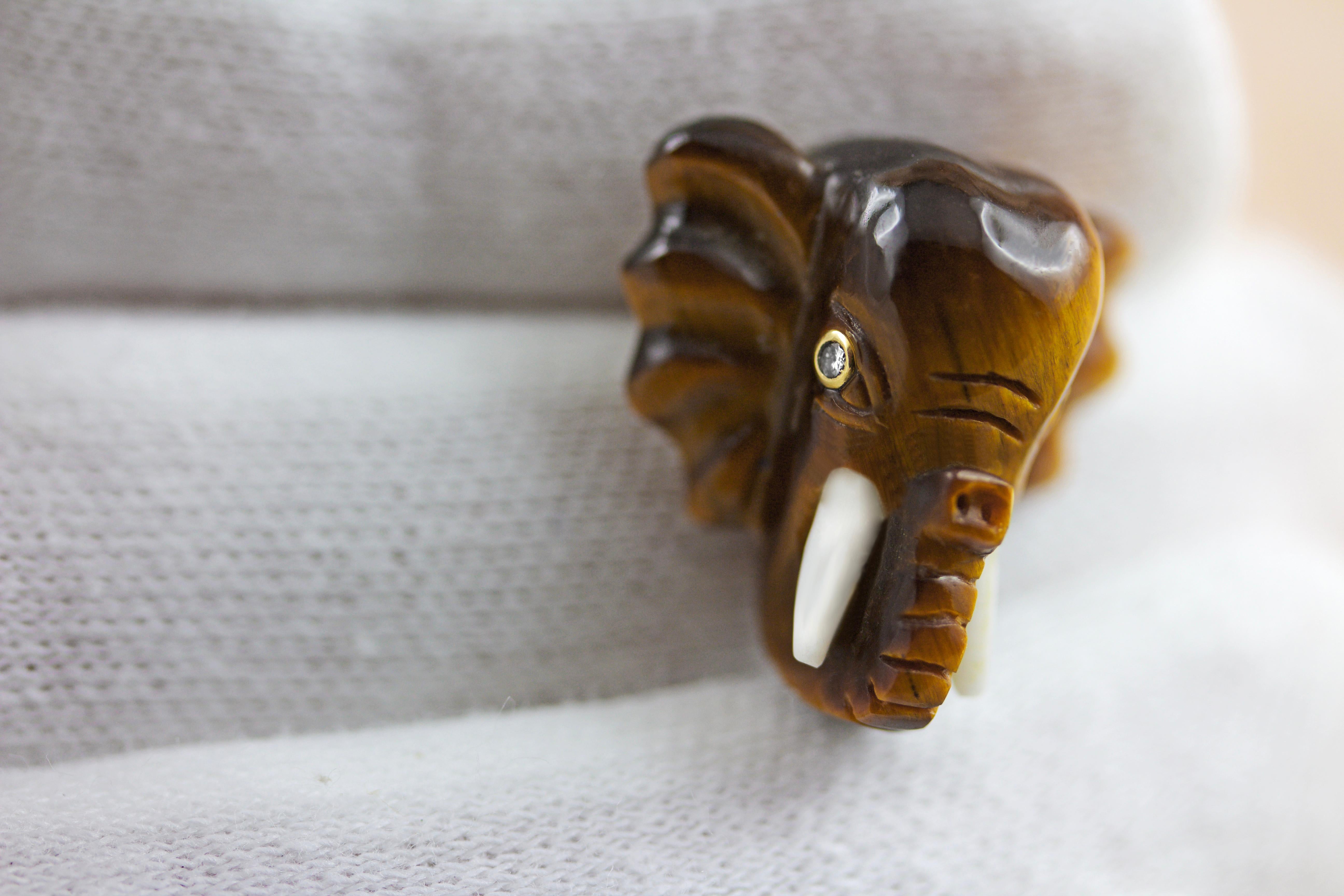 Contemporary 18 Karat Yellow Gold Tiger's Eye Elephant Heads Diamond Cufflinks For Sale