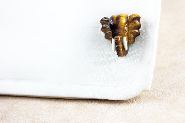 18 Karat Yellow Gold Tiger's Eye Elephant Heads Diamond Cufflinks In New Condition In Milano, IT