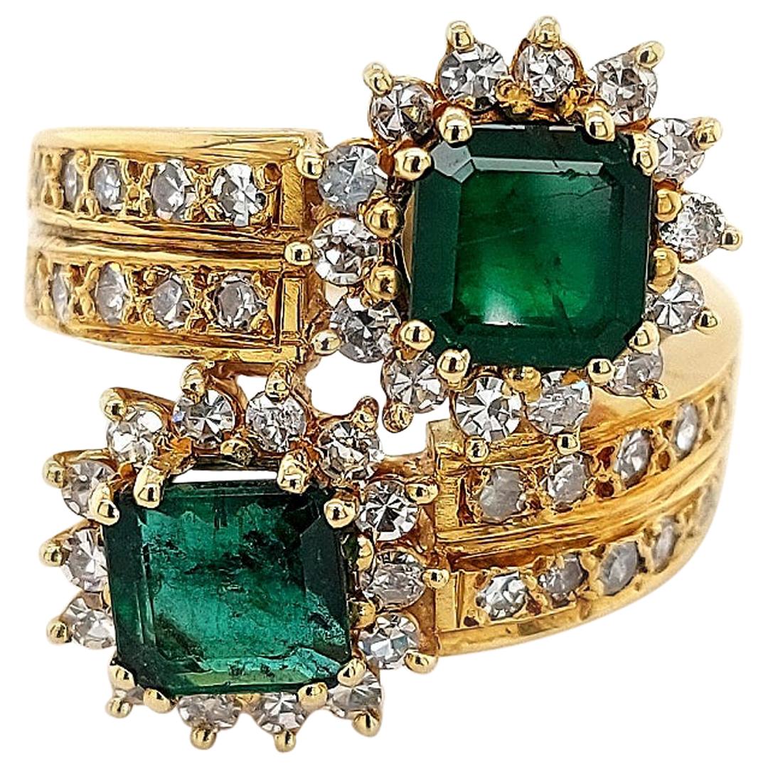 18 Karat Yellow Gold Toi et Moi Colombian Emeralds, Diamond Ring
