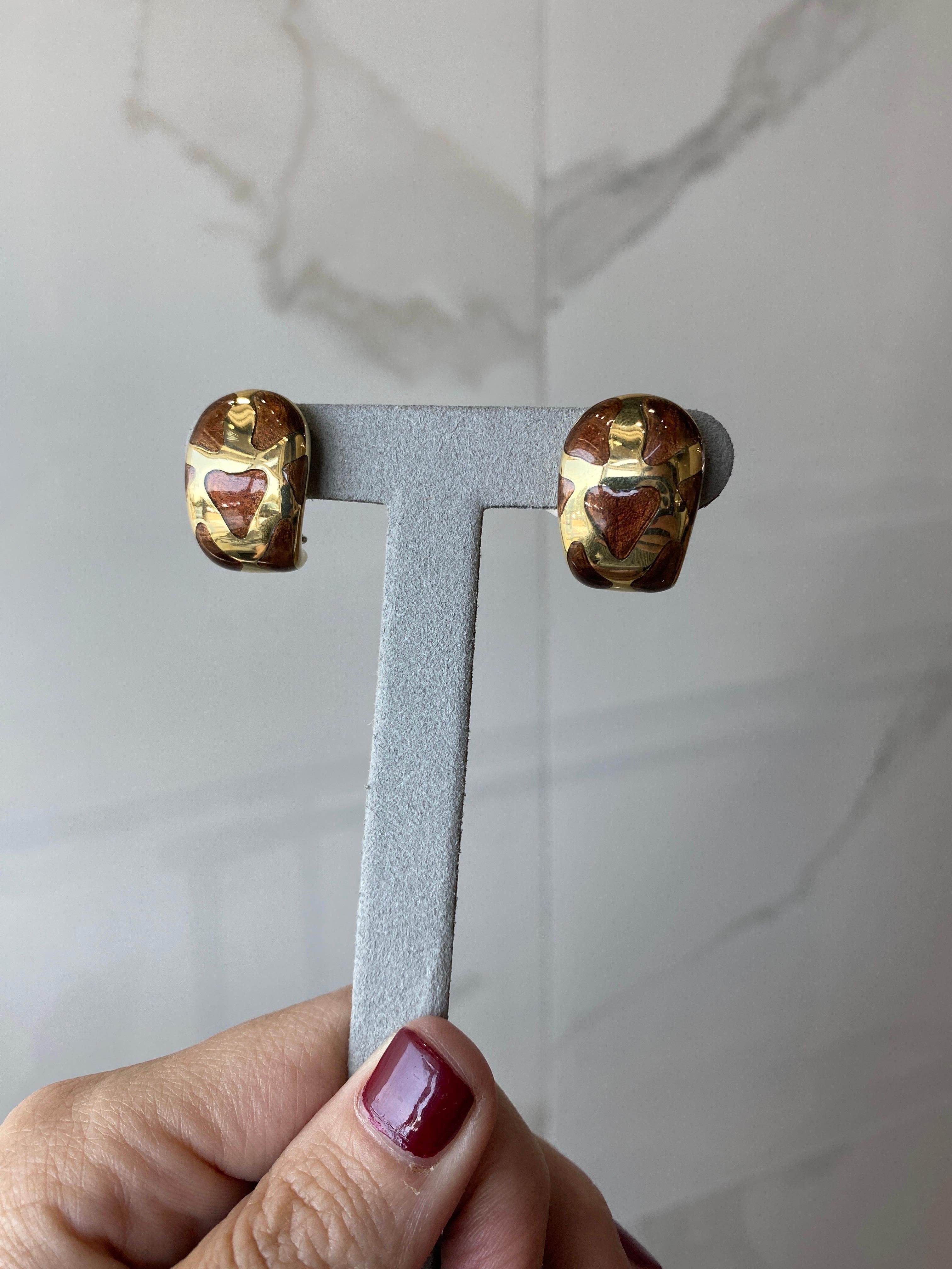 Orecchini a cerchio con guscio di tartaruga in oro giallo 18 carati in vendita 1