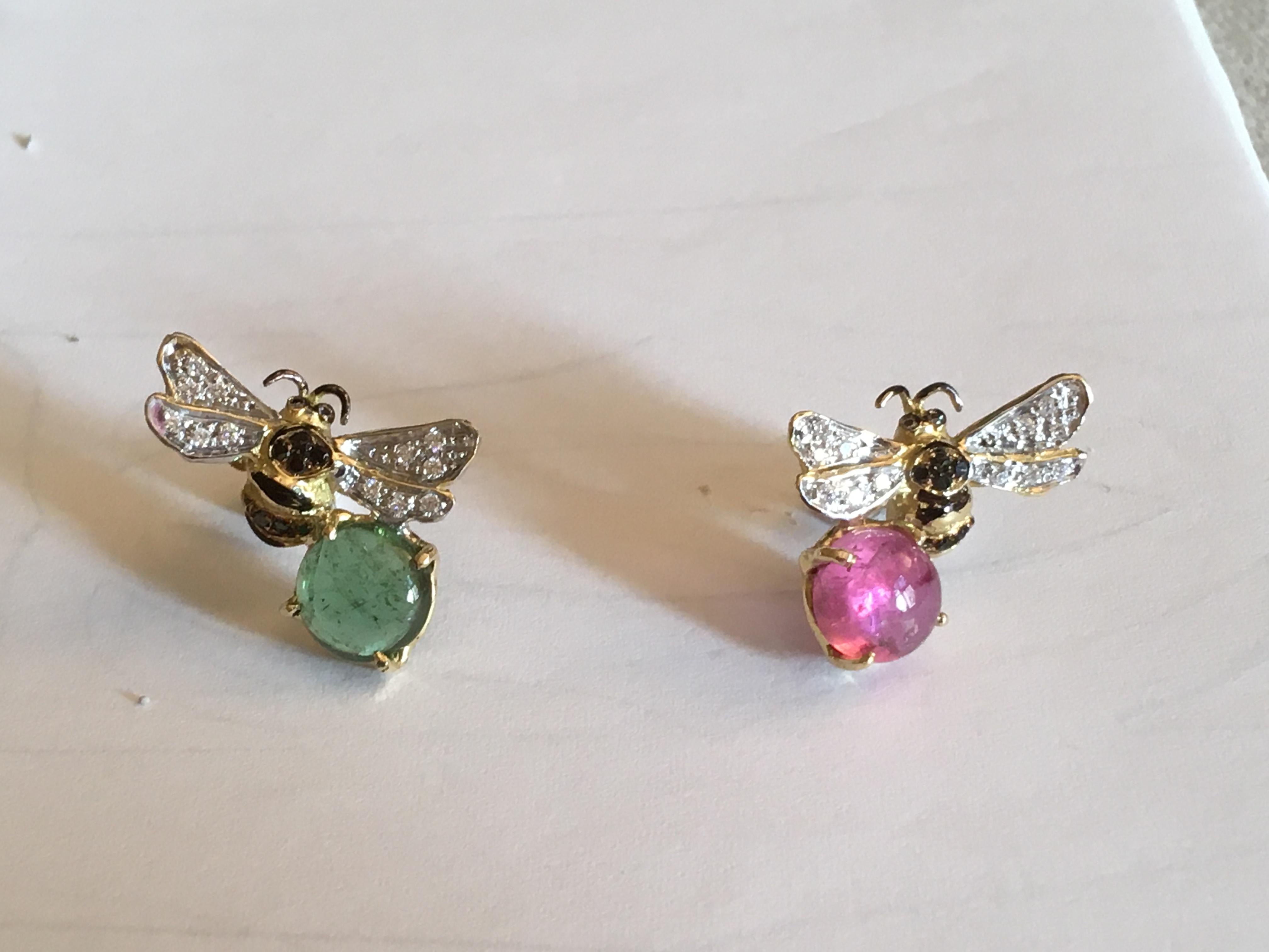 Modernist Green and Rose Tourmaline 0.35 Karats Diamonds 18 Karat Gold Bees Stud Earrings For Sale