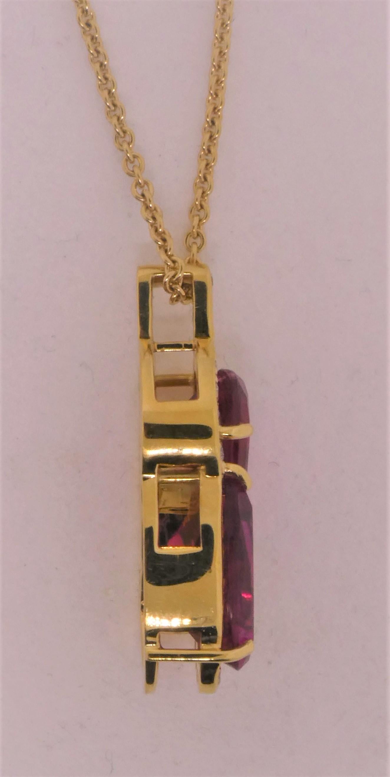 Contemporary 18 Karat Yellow Gold, Tourmaline ‘11.40 Carat’ and Diamond ‘0.60 Carat’ Necklace For Sale