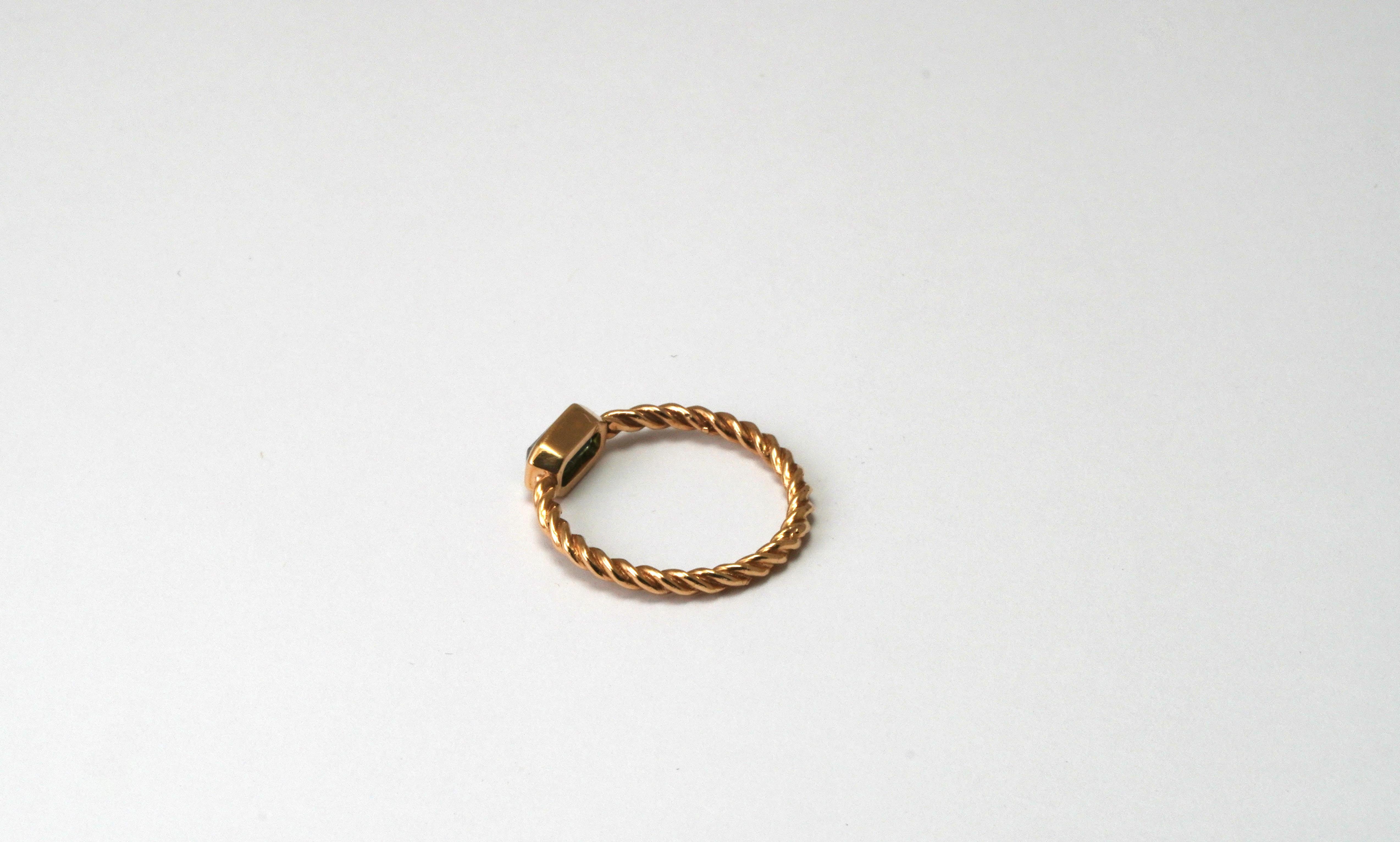 Moderne Bague en or jaune 18 carats avec tourmaline indicolite en vente