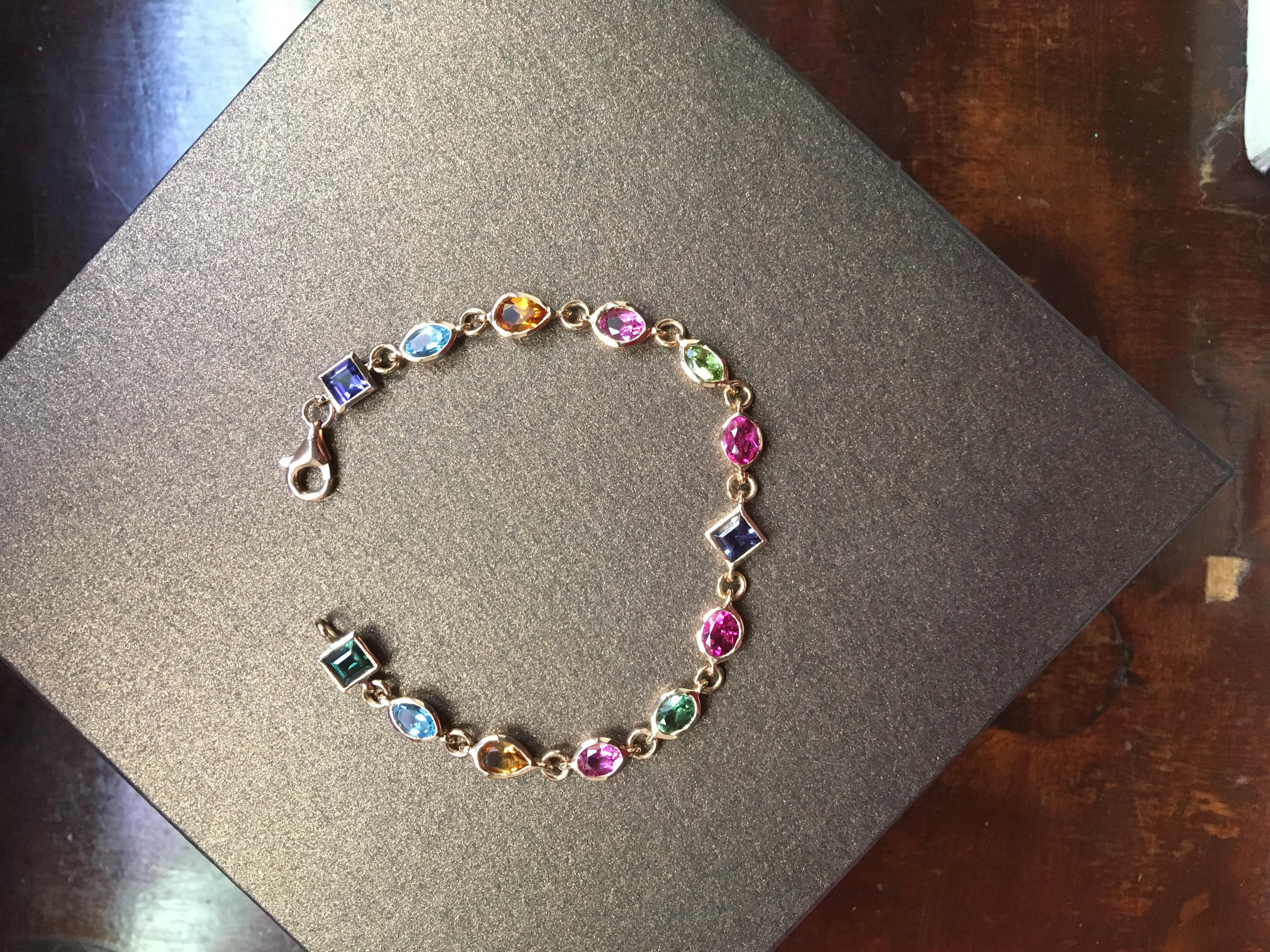 Rossella Ugolini Bracelet tennis en or 18 carats avec pierres précieuses multicolores fabriquées à la main Pour femmes en vente