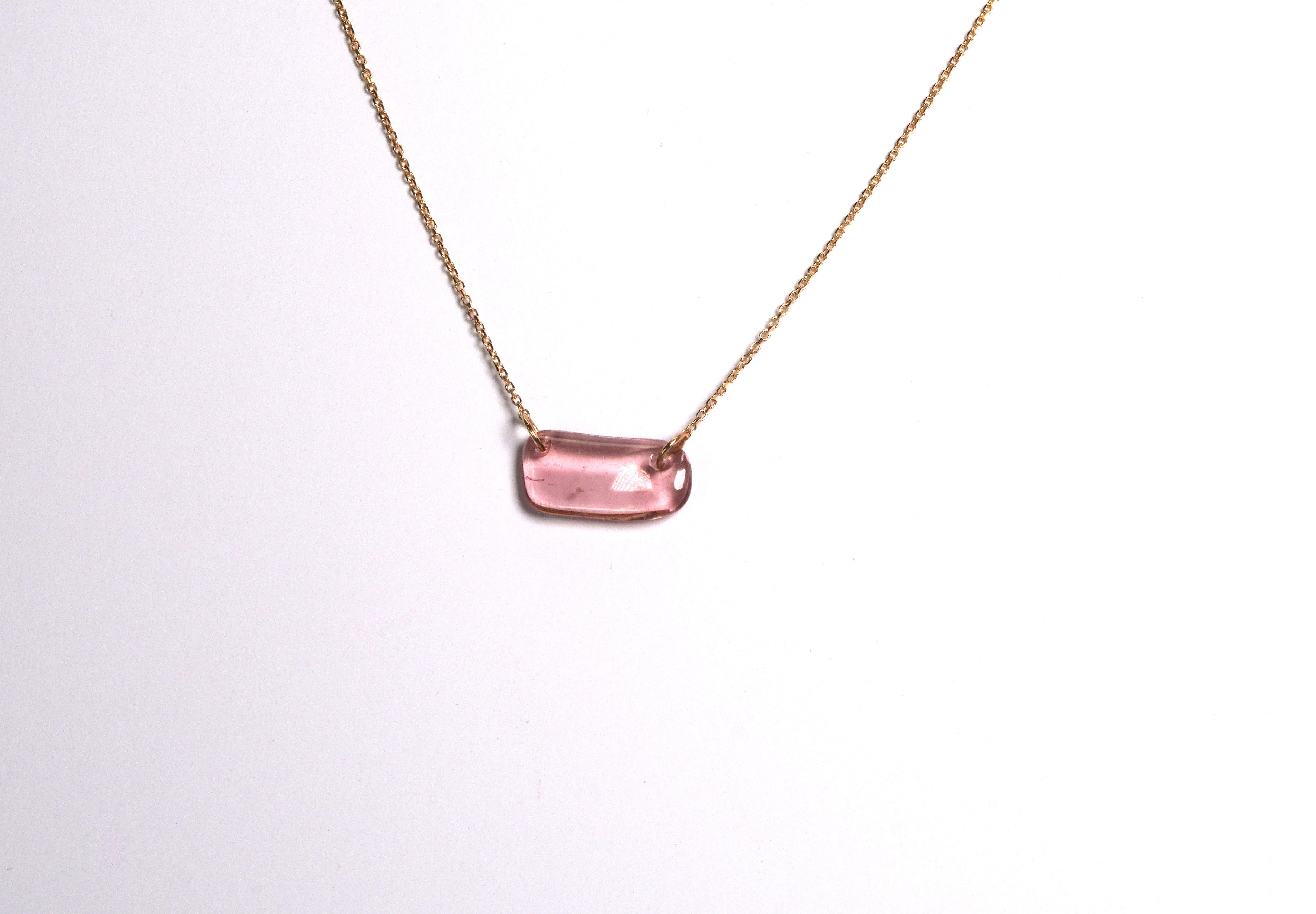 18 Karat Yellow Gold Tourmaline Rubellite Necklace In New Condition For Sale In София, BG