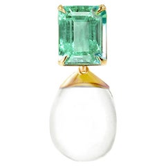 Eighteen Karat Yellow Gold Transformer Drop Pendant Necklace with Emerald