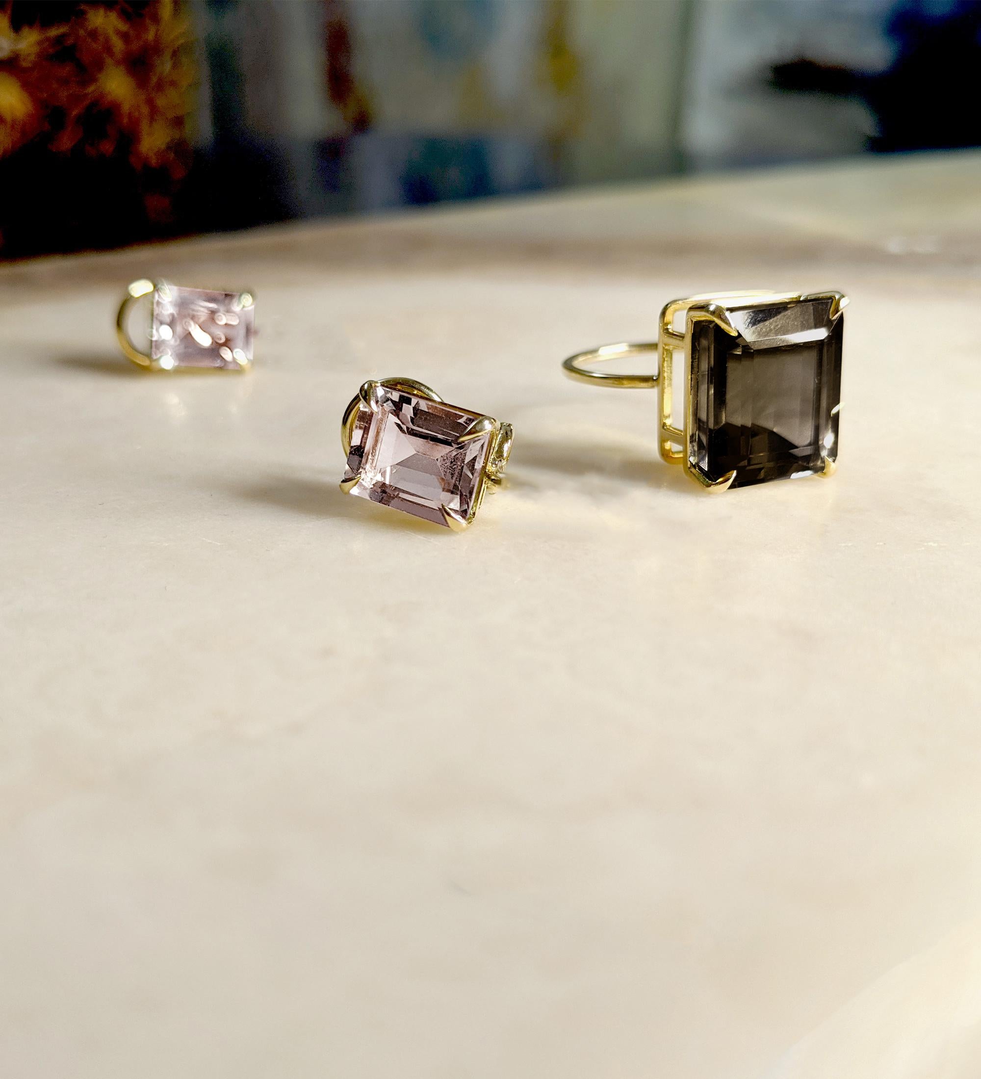 Eighteen Karat Yellow Gold Earrings with Light Pink Morganites and Diamonds In New Condition For Sale In Berlin, DE