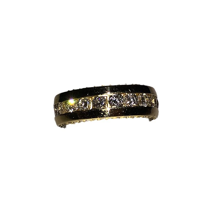 18 Karat Yellow Gold Triple Sided Diamond Pave Band For Sale