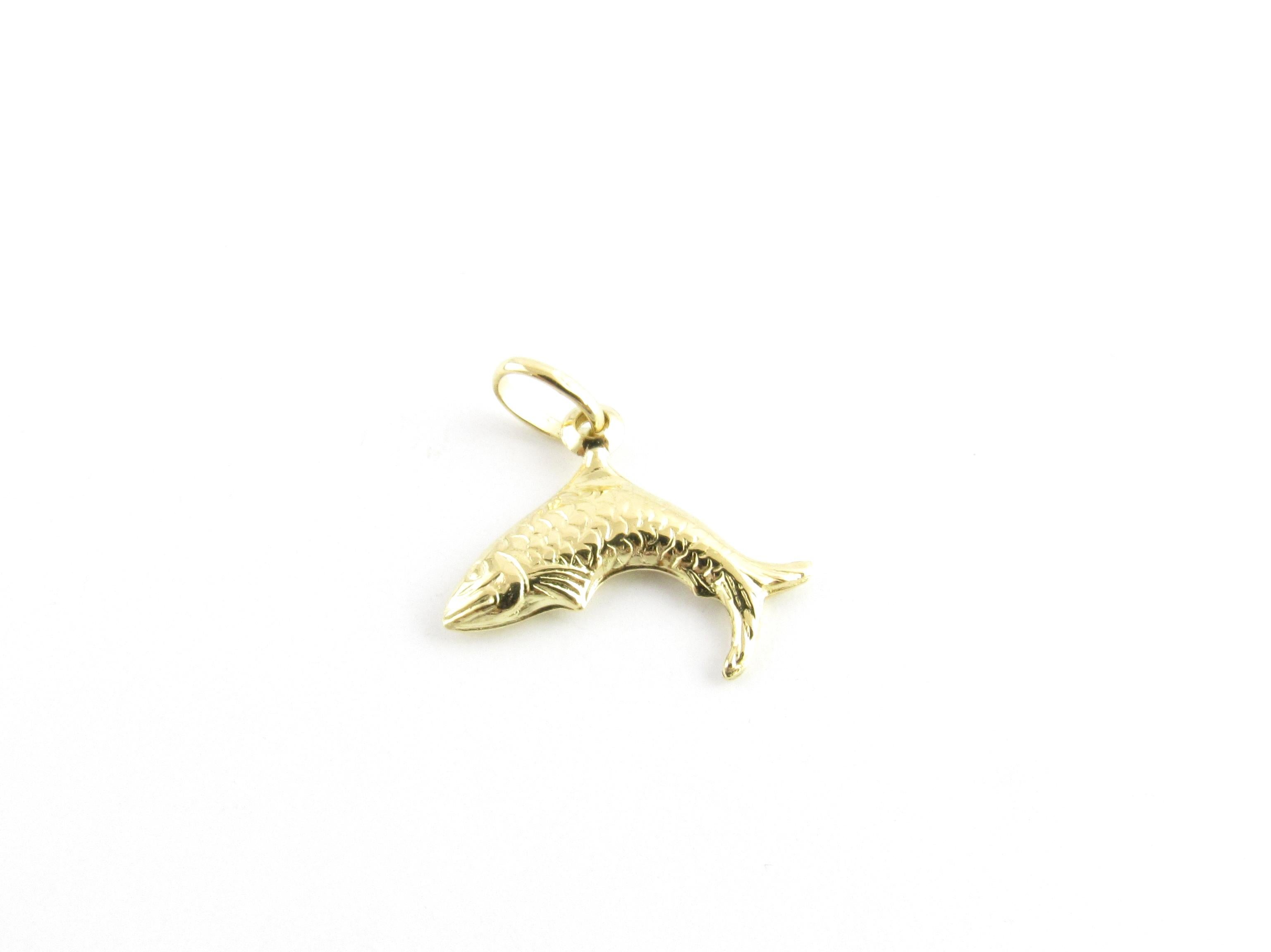 Vintage 18 Karat Yellow Gold Trout Charm

Perfect gift for the fishing enthusiast!

This lovely charm features a beautifully detailed trout crafted in classic 18K yellow gold.

Size: 15 mm x 18 mm (actual charm)

Weight: 0.8 dwt. / 1.3 gr.

Stamped:
