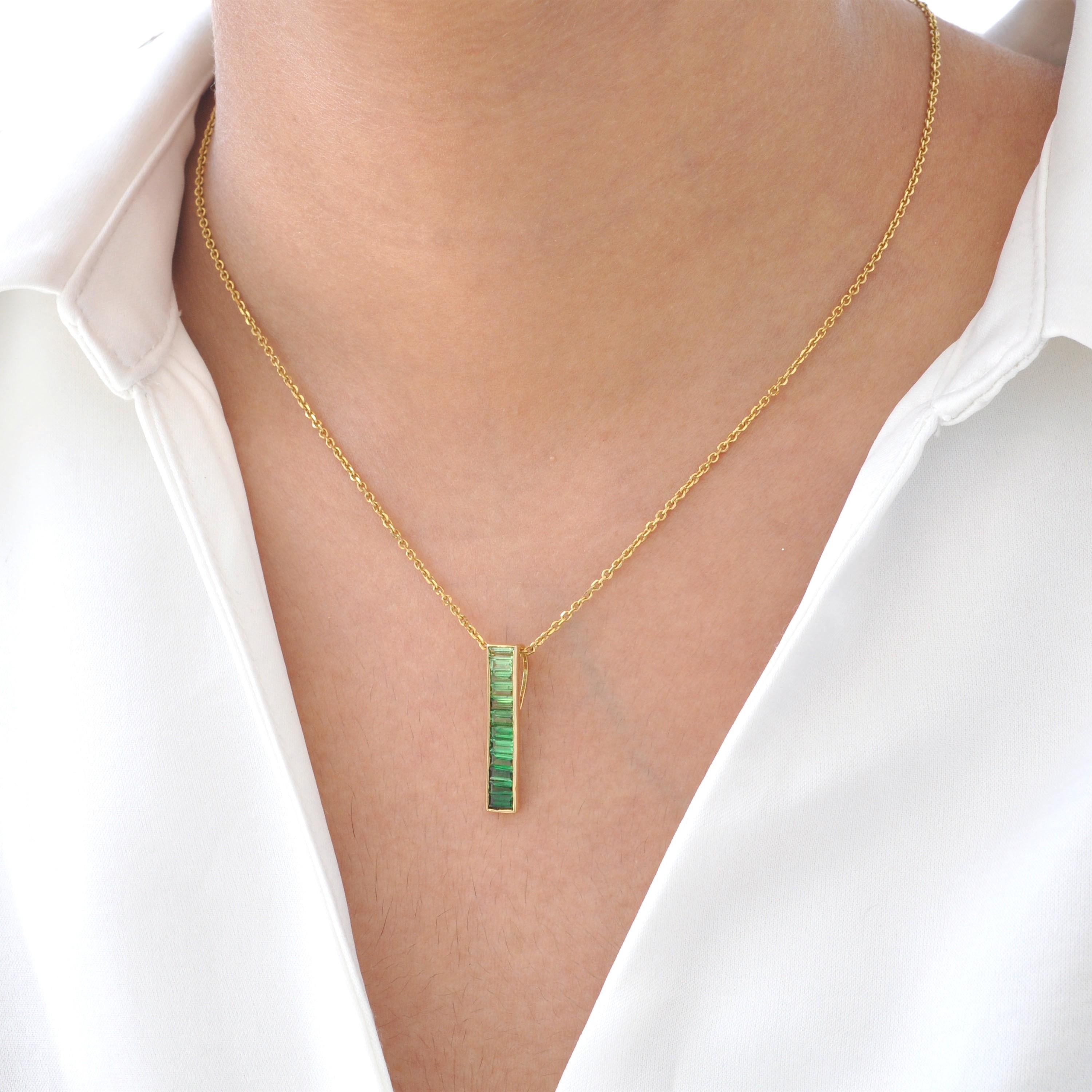 18 Karat Yellow Gold Tsavorite Baguette Linear Bar Pendant For Sale 5