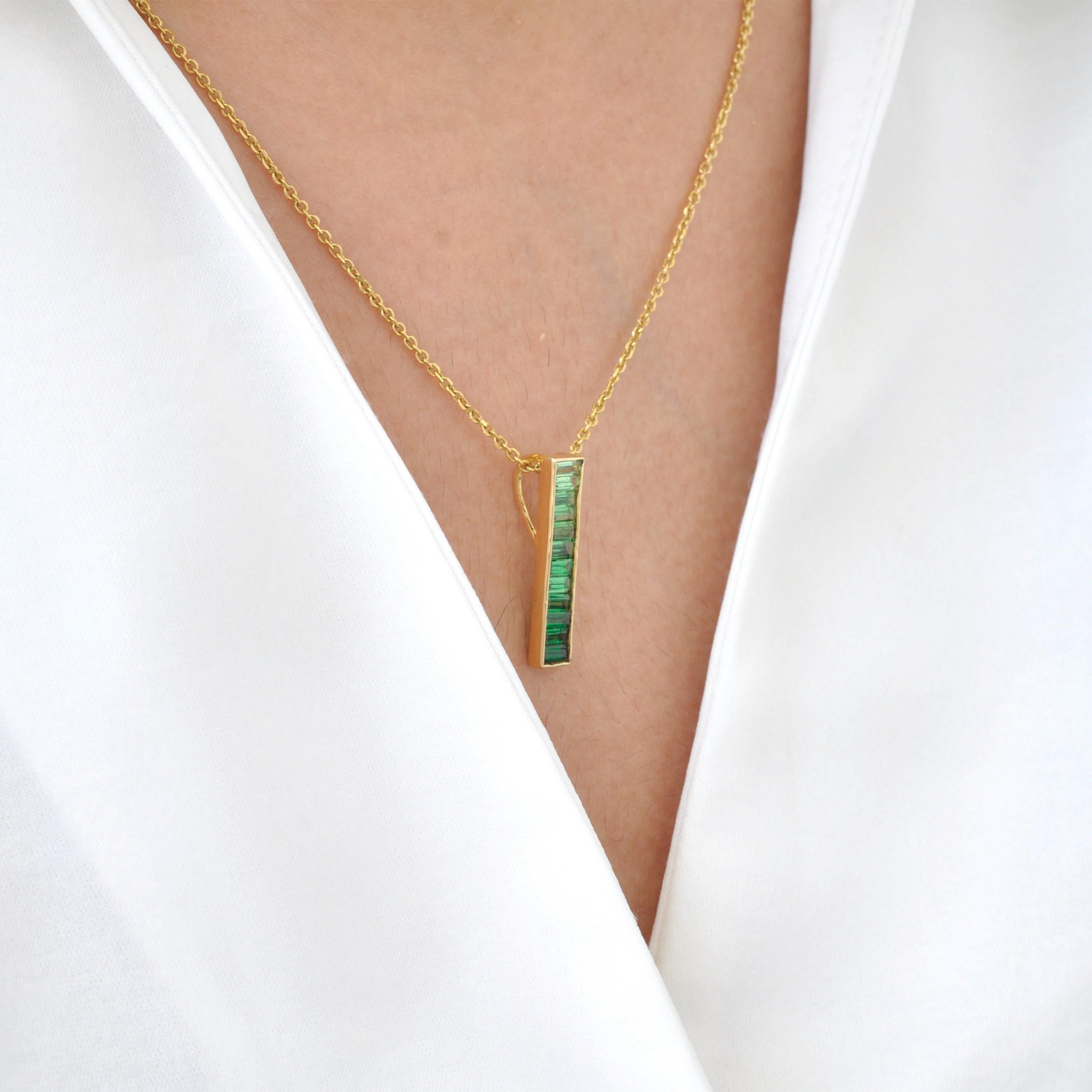 18 Karat Yellow Gold Tsavorite Baguette Linear Bar Pendant For Sale 6