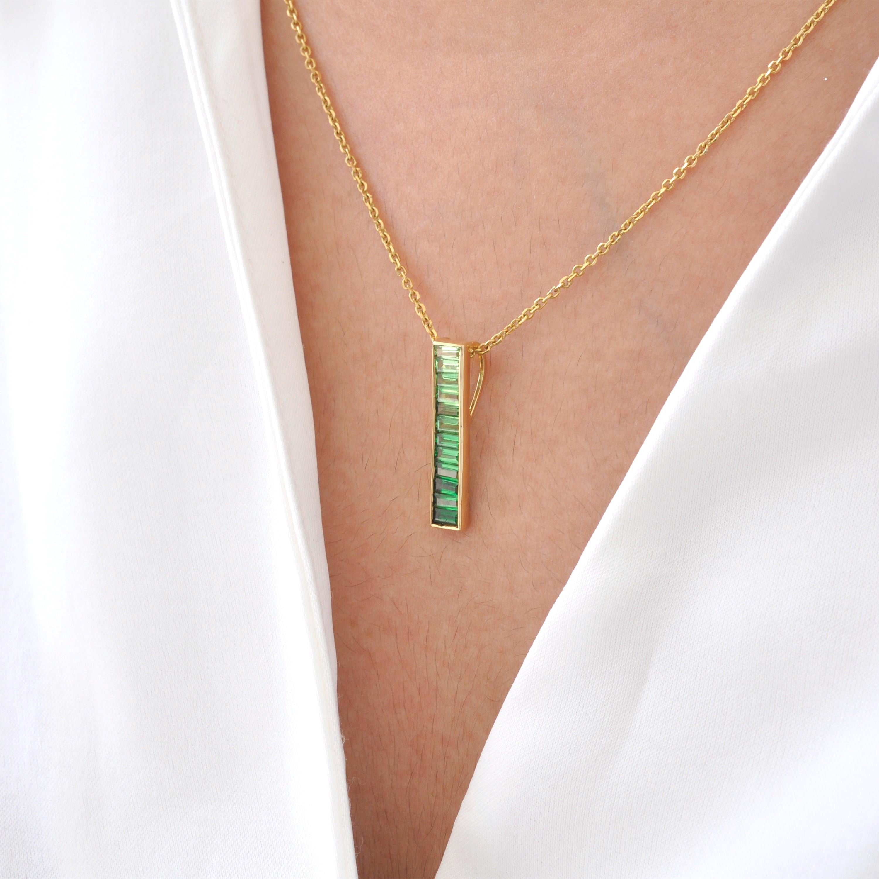 Art Deco 18 Karat Yellow Gold Tsavorite Baguette Linear Bar Pendant For Sale