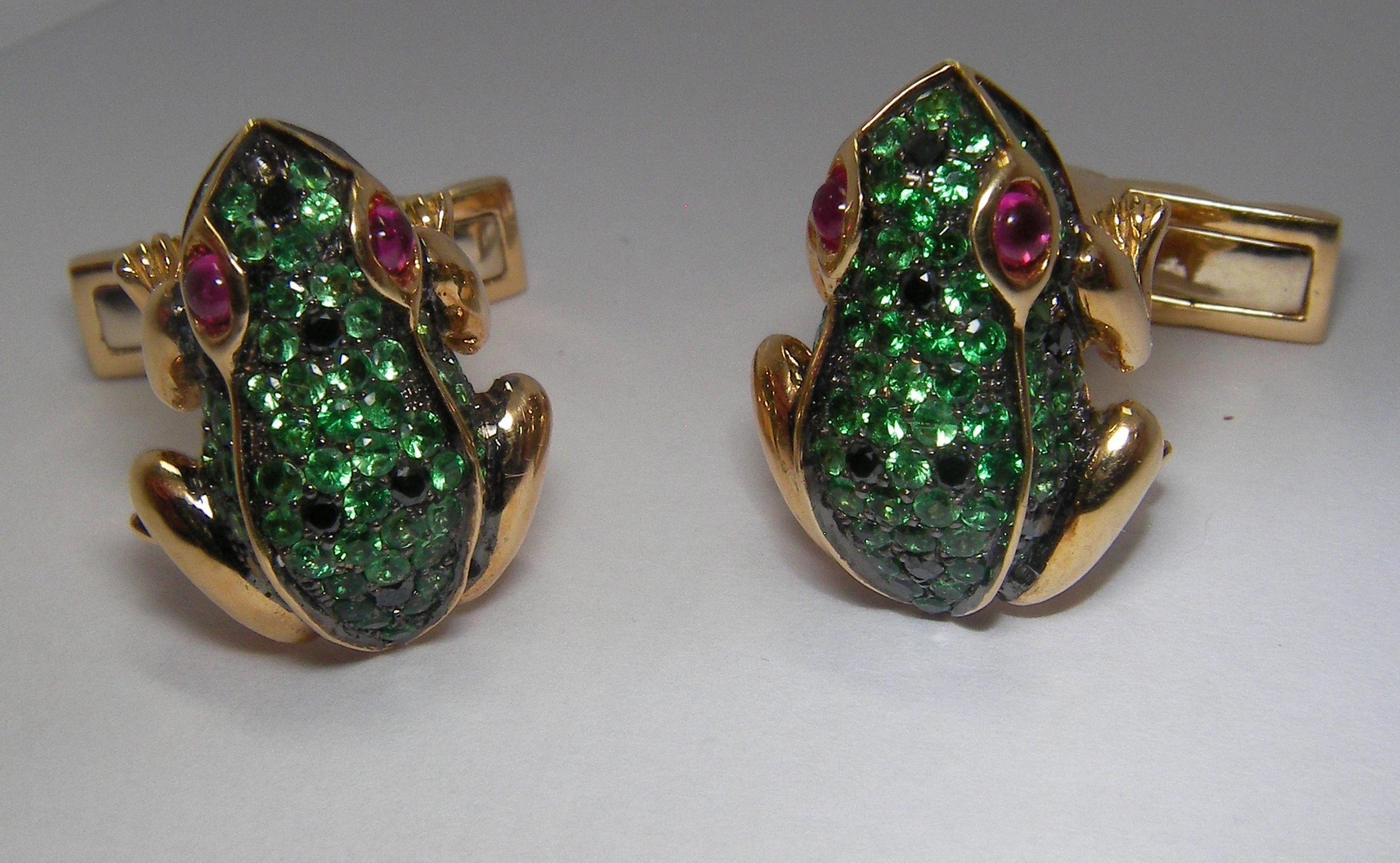 18 Karat Yellow Gold Tsavorite Ruby and Black Diamond Cufflinks For Sale 2